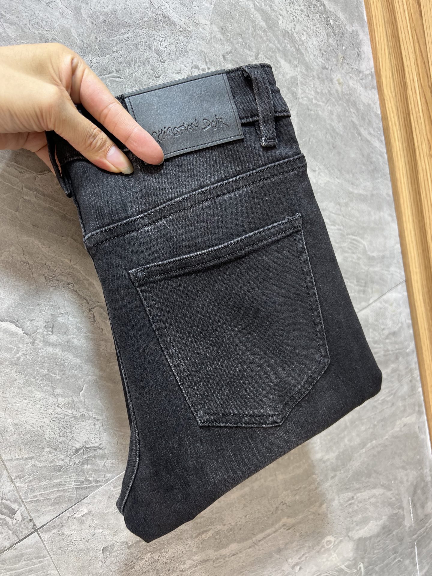 NO:528222,Dior/Dior 2025 autumn and winter new products, complete three standards, jeans, good products, don't need to introduce too much, look at the details, counter number 29-38, 175/140 upper body 32,,dior,dior,jeans,alexander wang19860909Dior/迪奥 2025秋冬新品 三标齐全 牛仔裤 好货不用过多介绍 看细节 专柜码数29-38 175/140上身32码,,dior,dior,jeans,alexander wang,Men's clothing