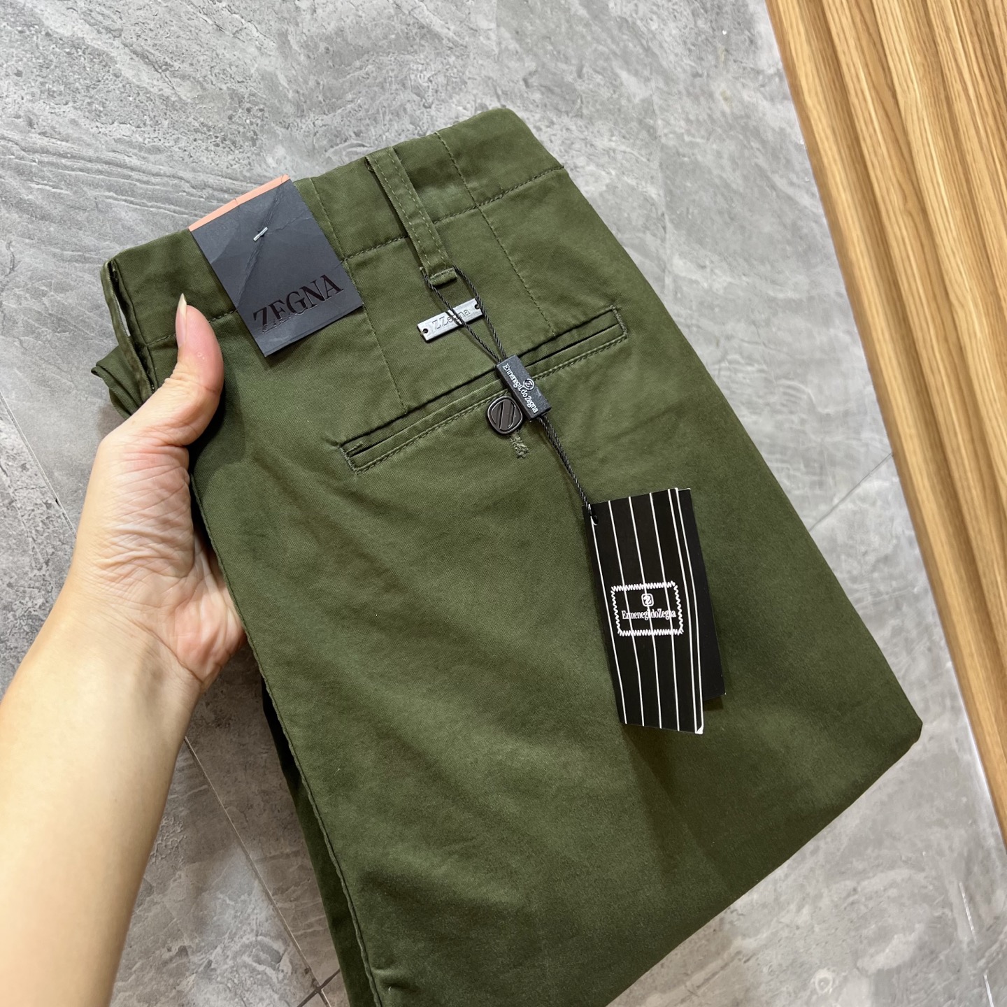 NO:528225,Zenia 2025 autumn and winter new products, complete three standards, trousers, casual pants, good products, don't need to introduce too much, look at the details, counter number 29-38 175/140 upper body 32 sizes, zegna, alexander wang19860909杰尼亚 2025秋冬新品 三标齐全 西裤 休闲裤 好货不用过多介绍 看细节 专柜码数29-38 175/140上身32码,,zegna,alexander wang,Men's clothing