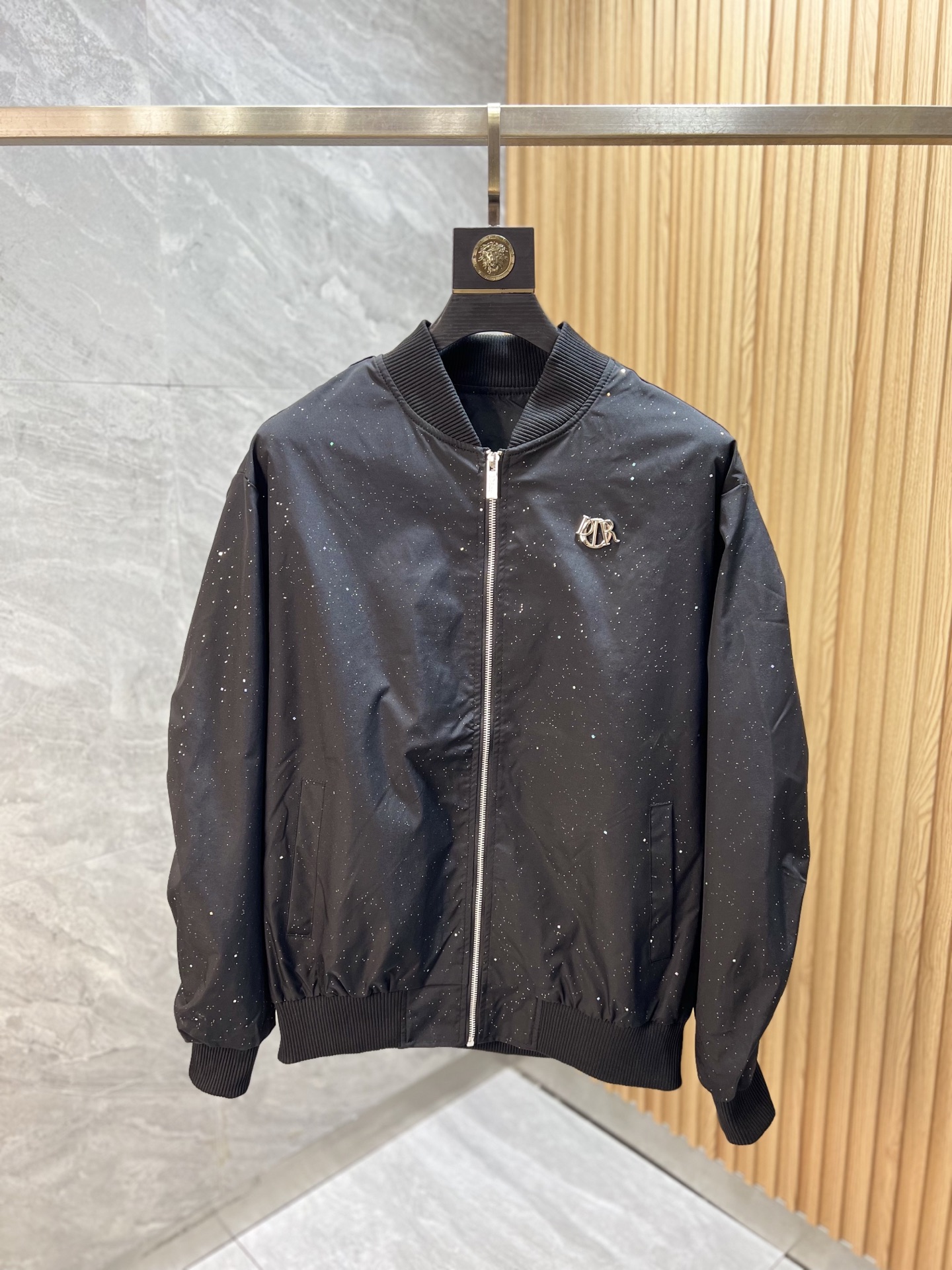 NO:528229,Dior/Dior 2025 autumn and winter new products are available, three standards are complete, jackets and jackets, don’t need to introduce too much, look at the details, counter number M-XXXL 175/140 Suggestions L,,dior,dior,jackets & coats,jackets & coats,alexander wang19860909Dior/迪奥 2025年秋冬新品上新 三标齐全 夹克外套 好货不用过多介绍 看细节 专柜码数M-XXXL 175/140建议L,,dior,dior,jackets & coats,jackets & coats,alexander wang,Men's clothing