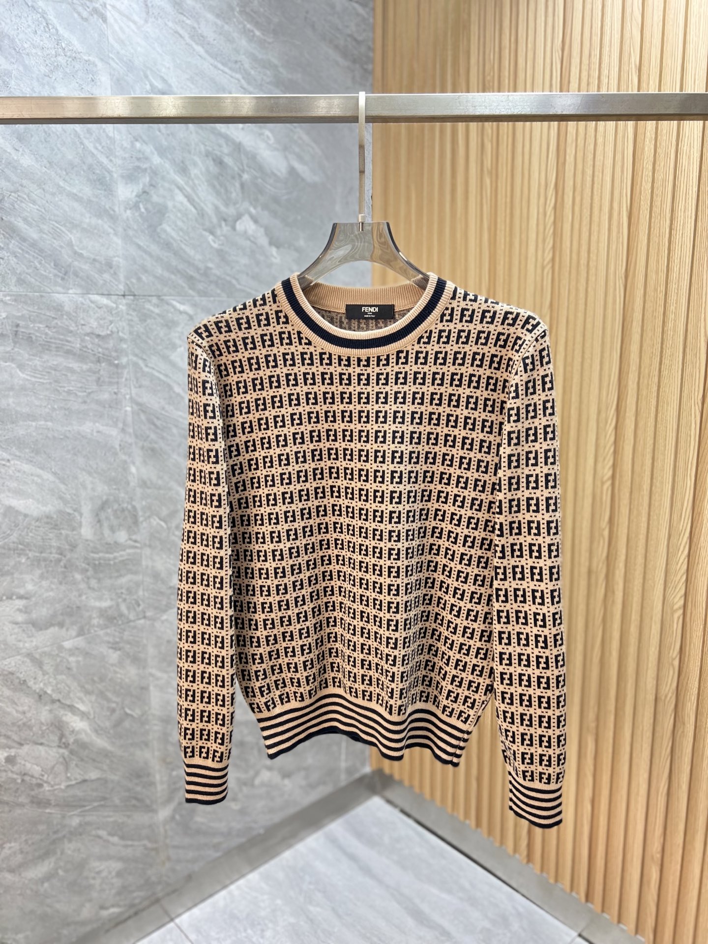 NO:528239,Fendi/Fendi 2025 new autumn and winter products are available, complete three standards, round neck sweater, good products do not need to be introduced too much, look at the details, counter number M-XXXL 175/140 Suggestions,,fendi,fendi,sweaters,alexander wang19860909Fendi/芬迪 2025年秋冬新品上新 三标齐全 圆领毛衣 好货不用过多介绍 看细节 专柜码数M-XXXL 175/140建议L,,fendi,fendi,sweaters,alexander wang,Men's clothing