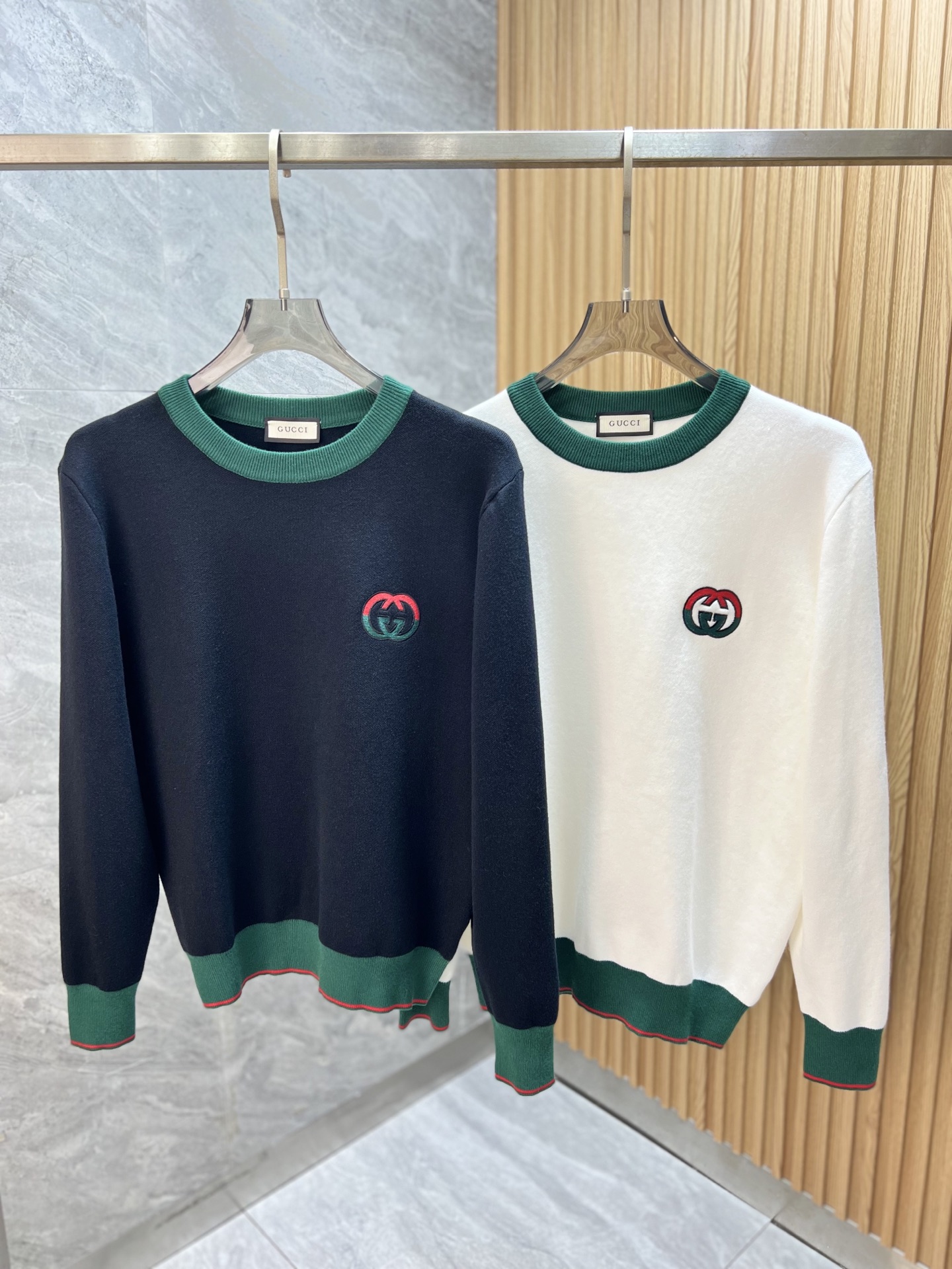 NO:528242,Gucci/Gucci 2025 new products are available in autumn and winter, complete three standards, round neck sweater, good products do not need to be introduced too much, look at the details, counter number M-XXXL 175/140 Suggestions L,,gucci,sweaters,alexander wang19860909Gucci/古奇 2025年秋冬新品上新 三标齐全 圆领毛衣 好货不用过多介绍 看细节 专柜码数M-XXXL 175/140建议L,,gucci,sweaters,alexander wang,Men's clothing