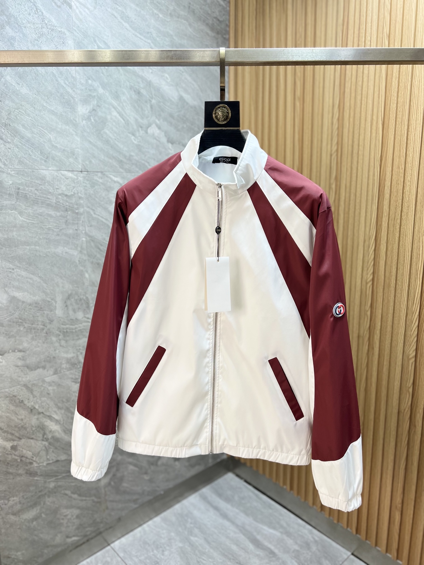 NO:529530,Gucci/Gucci 2025 new autumn and winter products are available, complete three standards, jackets, no need to introduce too much good products, look at the details, counter code M-XXXL 175/140 Suggestions,,gucci,jackets & coats,jackets & coats,alexander wang19860909Gucci/古奇 2025年秋冬新品上新 三标齐全 夹克外套 好货不用过多介绍 看细节 专柜码数M-XXXL 175/140建议L,,gucci,jackets & coats,jackets & coats,alexander wang,Men's clothing