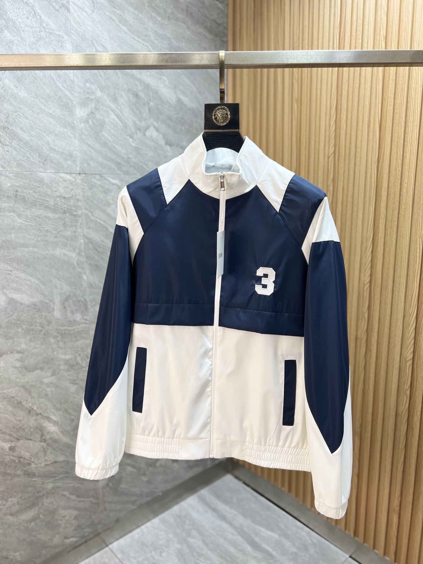 NO:529533,Dior/Dior 2025 autumn and winter new products are available, three standards are complete, jackets and jackets, don’t need to introduce too much, look at the details, counter number M-XXXL 175/140 Suggestions L,,dior,dior,jackets & coats,jackets & coats,alexander wang19860909Dior/迪奥 2025年秋冬新品上新 三标齐全 夹克外套 好货不用过多介绍 看细节 专柜码数M-XXXL 175/140建议L,,dior,dior,jackets & coats,jackets & coats,alexander wang,Men's clothing