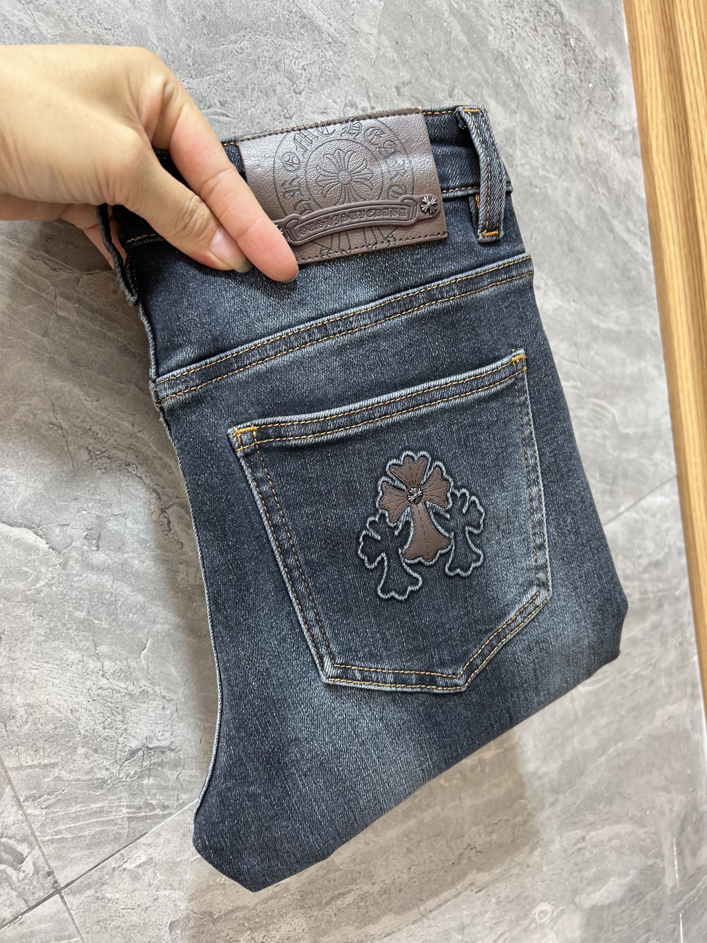 NO:530365,Ch/Croxin 2025 autumn and winter new products, complete three standards, jeans, good products, don't need to introduce too much, look at the details, counter number 29-38, 175/140 upper body 32, chrome hearts, jeans, alexander wang19860909Ch/克罗心 2025秋冬新品 三标齐全 牛仔裤 好货不用过多介绍 看细节 专柜码数29-38 175/140上身32码,,chrome hearts,jeans,alexander wang,Men's clothing