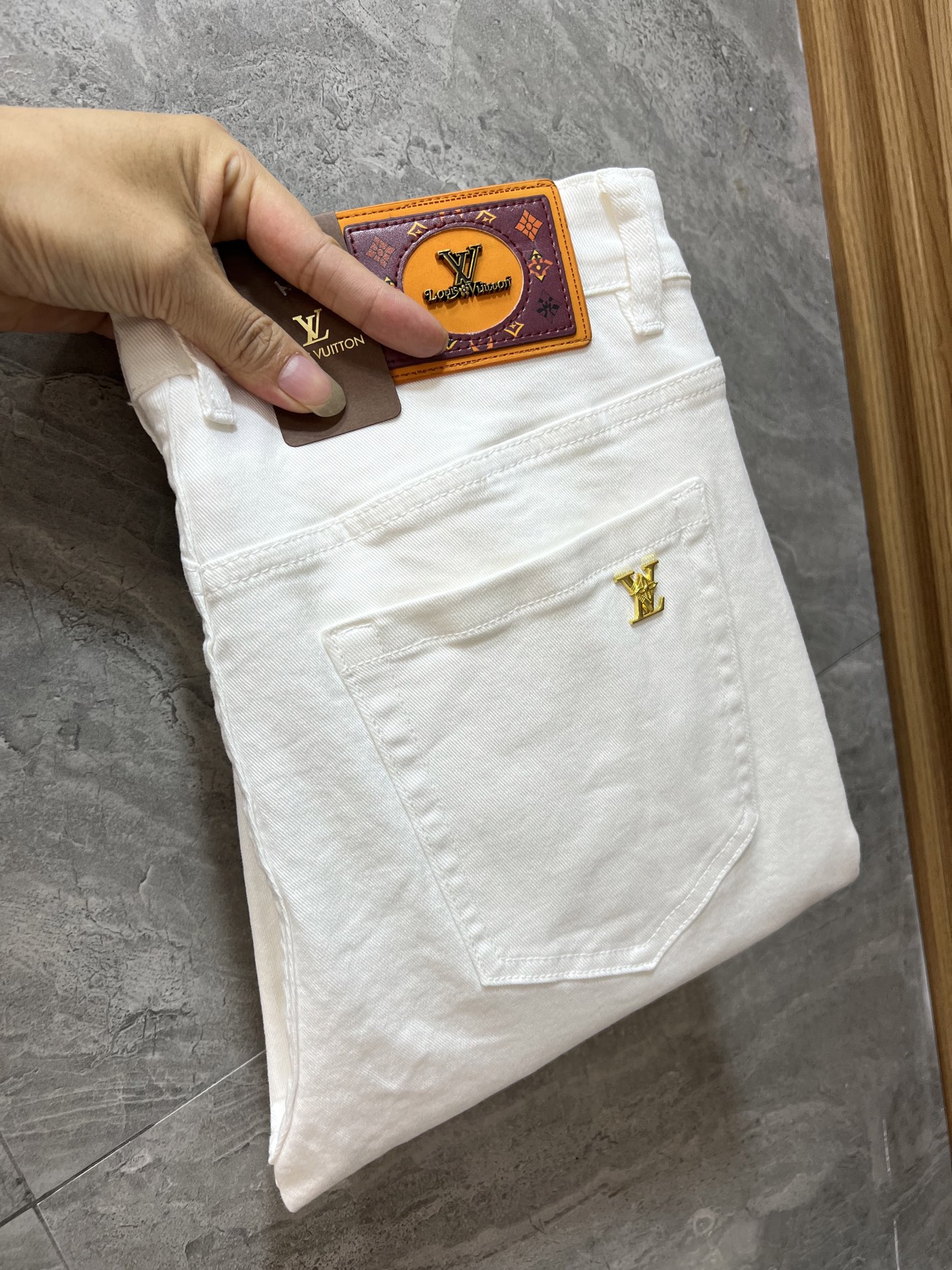 NO:530376,LV/Louis Vuitton 2025 autumn and winter new products, complete three standards, jeans, good products, don't need to be introduced too much, look at the details, counter number 28-38 175/140 upper body 32,,louis vuitton,louis vuitton,jeans,alexander wang19860909LV/路易威登 2025秋冬新品 三标齐全 牛仔裤 好货不用过多介绍 看细节 专柜码数28-38 175/140上身32码,,louis vuitton,louis vuitton,jeans,alexander wang,Men's clothing