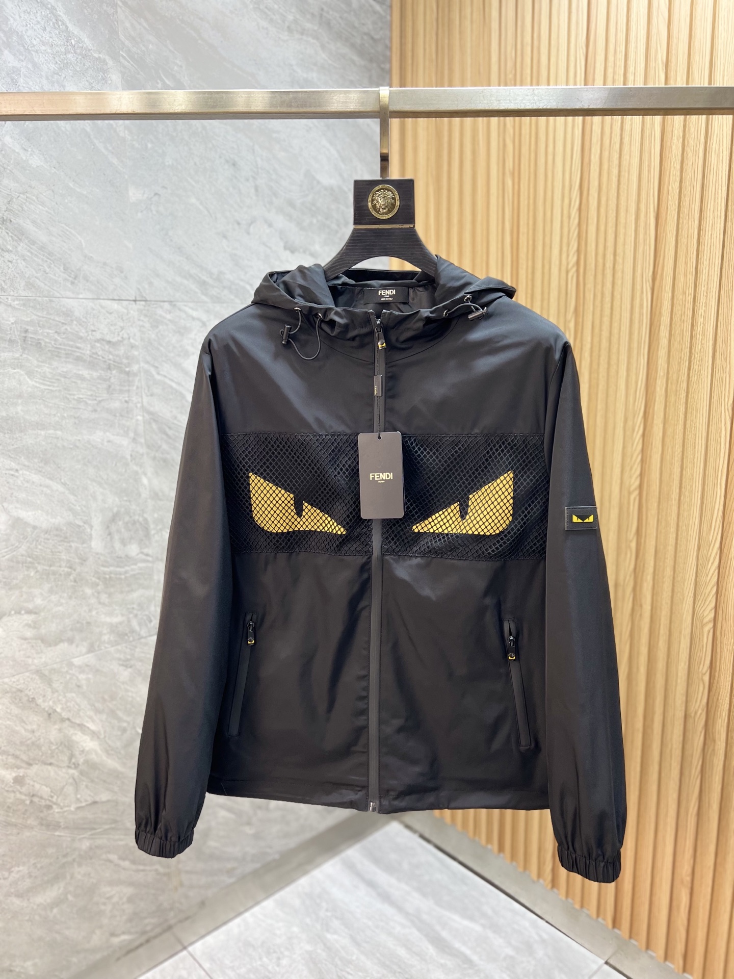 NO:530372,Fendi/Fendi 2025 new autumn and winter products are available, complete three standards, jackets, no need to introduce too much good products, look at the details, counter code M-XXXL 175/140 Suggestions,,fendi,fendi, jackets & coats,jackets & coats,alexander wang19860909Fendi/芬迪 2025年秋冬新品上新 三标齐全 夹克外套 好货不用过多介绍 看细节 专柜码数M-XXXL 175/140建议L,,fendi,fendi,jackets & coats,jackets & coats,alexander wang,Men's clothing