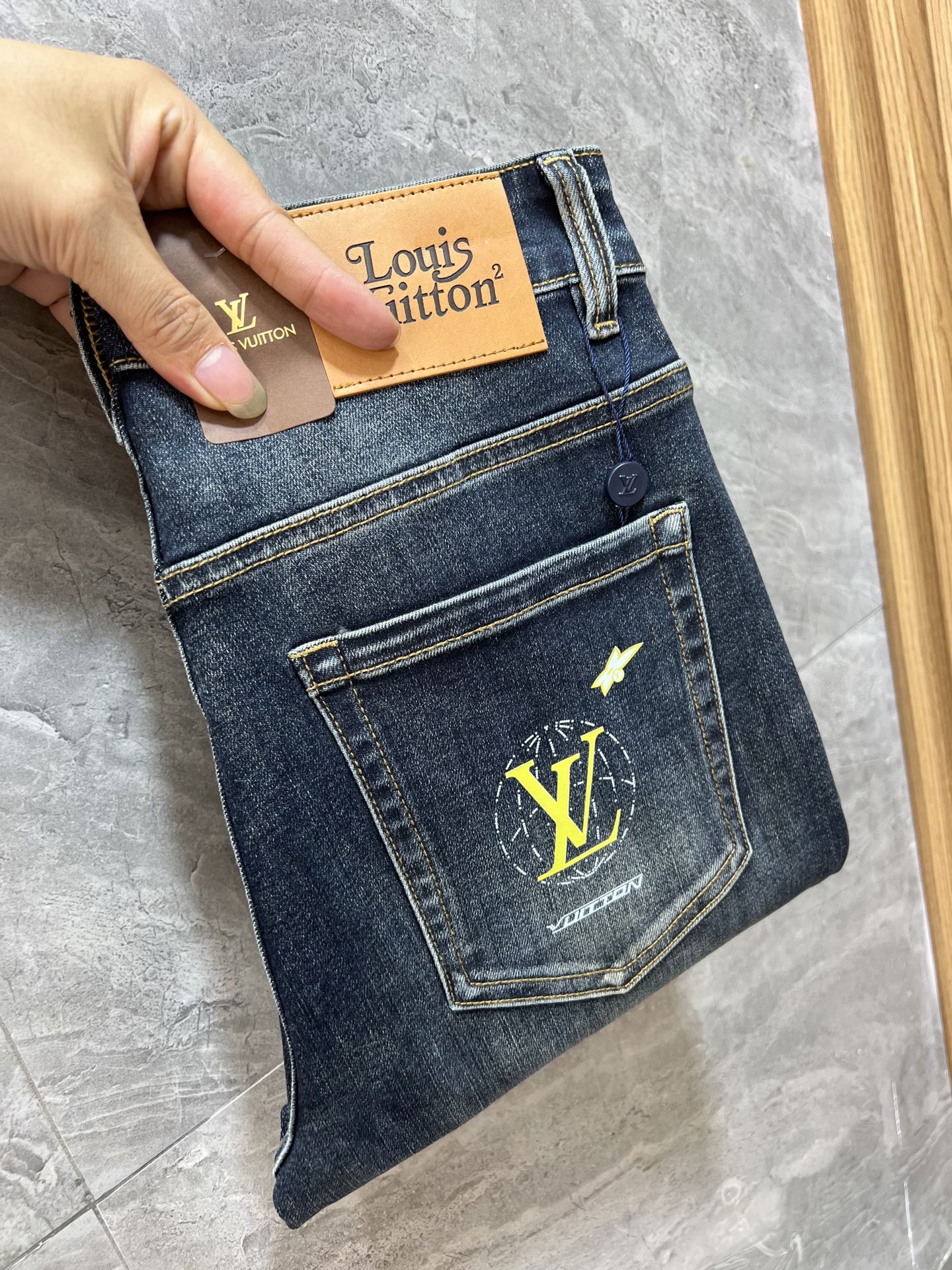 NO:531434,LV/Louis Vuitton 2025 autumn and winter new products, complete three standards, jeans, good products, don't need to be introduced too much, look at the details, counter code number 29-38 175/140 upper body 32,,louis vuitton,louis vuitton,jeans,alexander wang19860909LV/路易威登 2025秋冬新品 三标齐全 牛仔裤 好货不用过多介绍 看细节 专柜码数29-38 175/140上身32码,,louis vuitton,louis vuitton,jeans,alexander wang,Men's clothing