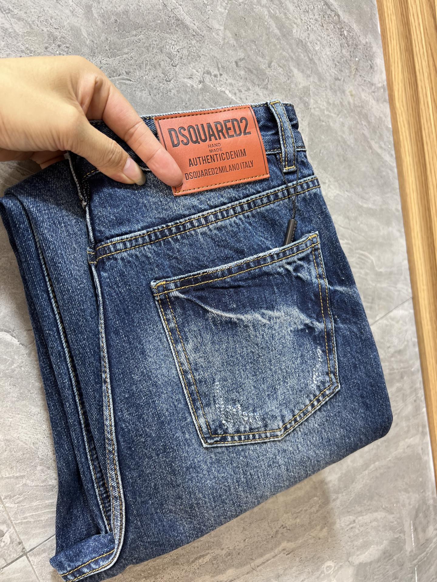 NO:531450,DQ2 2025 autumn and winter new products, complete three standards, jeans, good products, don't need to introduce too much, look at the details, counter code number 29-38 175/140 upper body 32, jeans, alexander wang19860909DQ2 2025秋冬新品 三标齐全 牛仔裤 好货不用过多介绍 看细节 专柜码数29-38 175/140上身32码,,jeans,alexander wang,Men's clothing