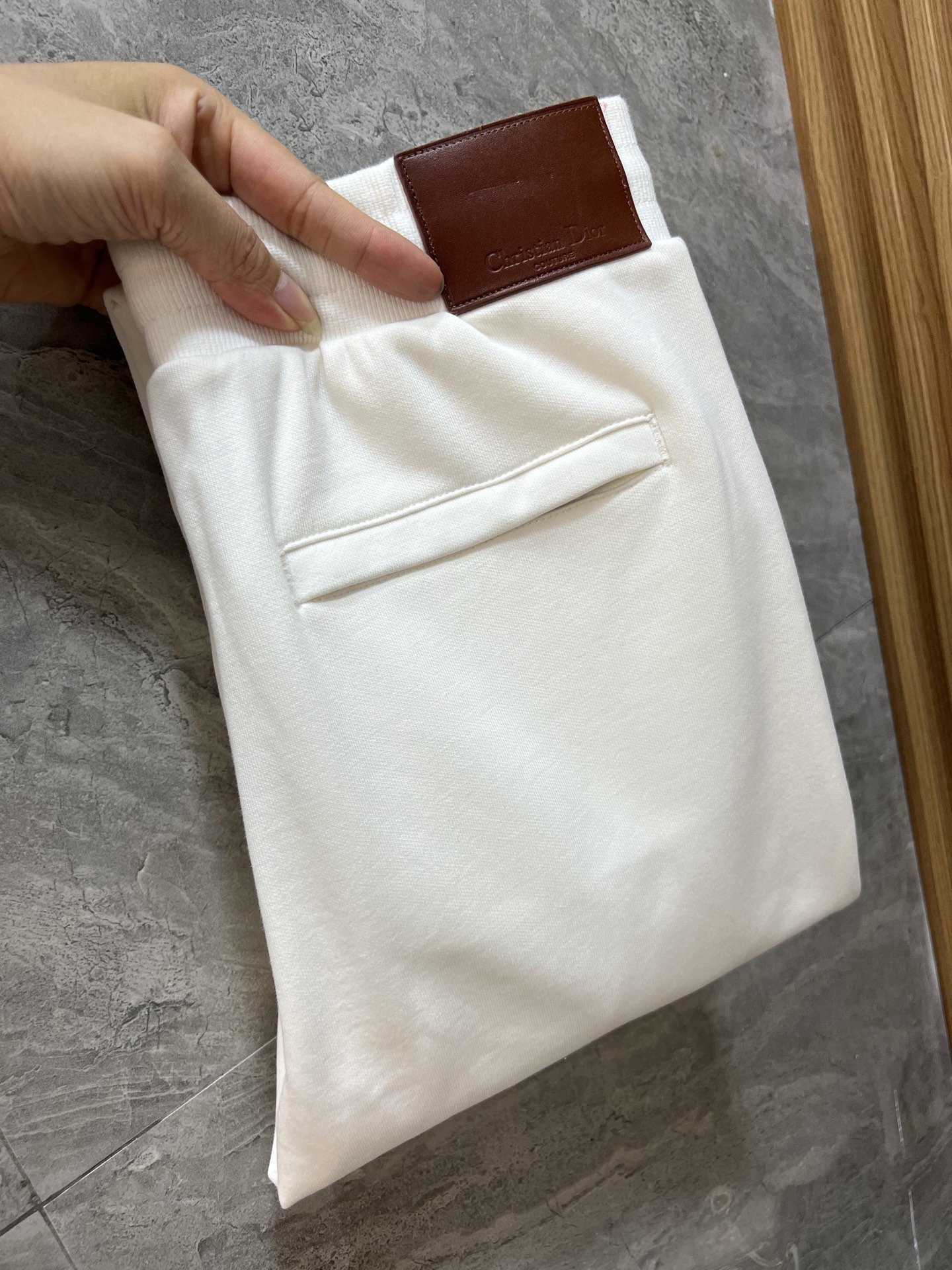 NO:531460,Dior/Dior 2025 autumn and winter new products, complete three-standard sweatpants, casual pants, no need to introduce too much good products, look at the details, counter number S-XL 175/140 upper body M,,dior,dior,alexander wang19860909Dior/迪奥 2025秋冬新品 三标齐全 卫裤 休闲裤 好货不用过多介绍 看细节 专柜码数S-XL 175/140上身M,,dior,dior,alexander wang,Men's clothing