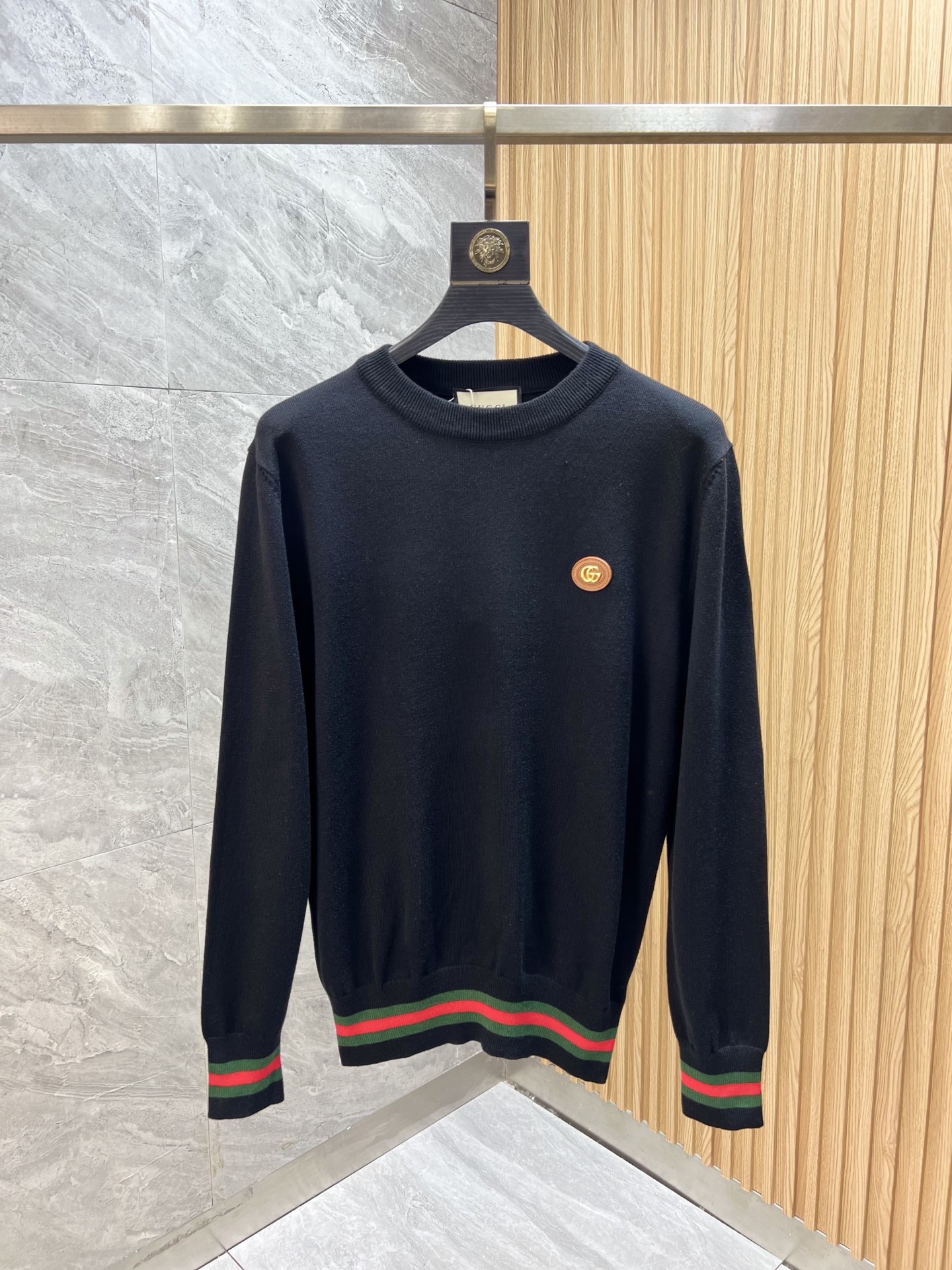 NO:540035,Gucci/Gucci 2025 new products are available in autumn and winter, complete three standards, round neck sweater, good products do not need to be introduced too much, look at the details, counter number M-XXXL 175/140 Suggestions L,,gucci,sweaters,alexander wang19860909Gucci/古奇 2025年秋冬新品上新 三标齐全 圆领毛衣 好货不用过多介绍 看细节 专柜码数M-XXXL 175/140建议L,,gucci,sweaters,alexander wang,Men's clothing