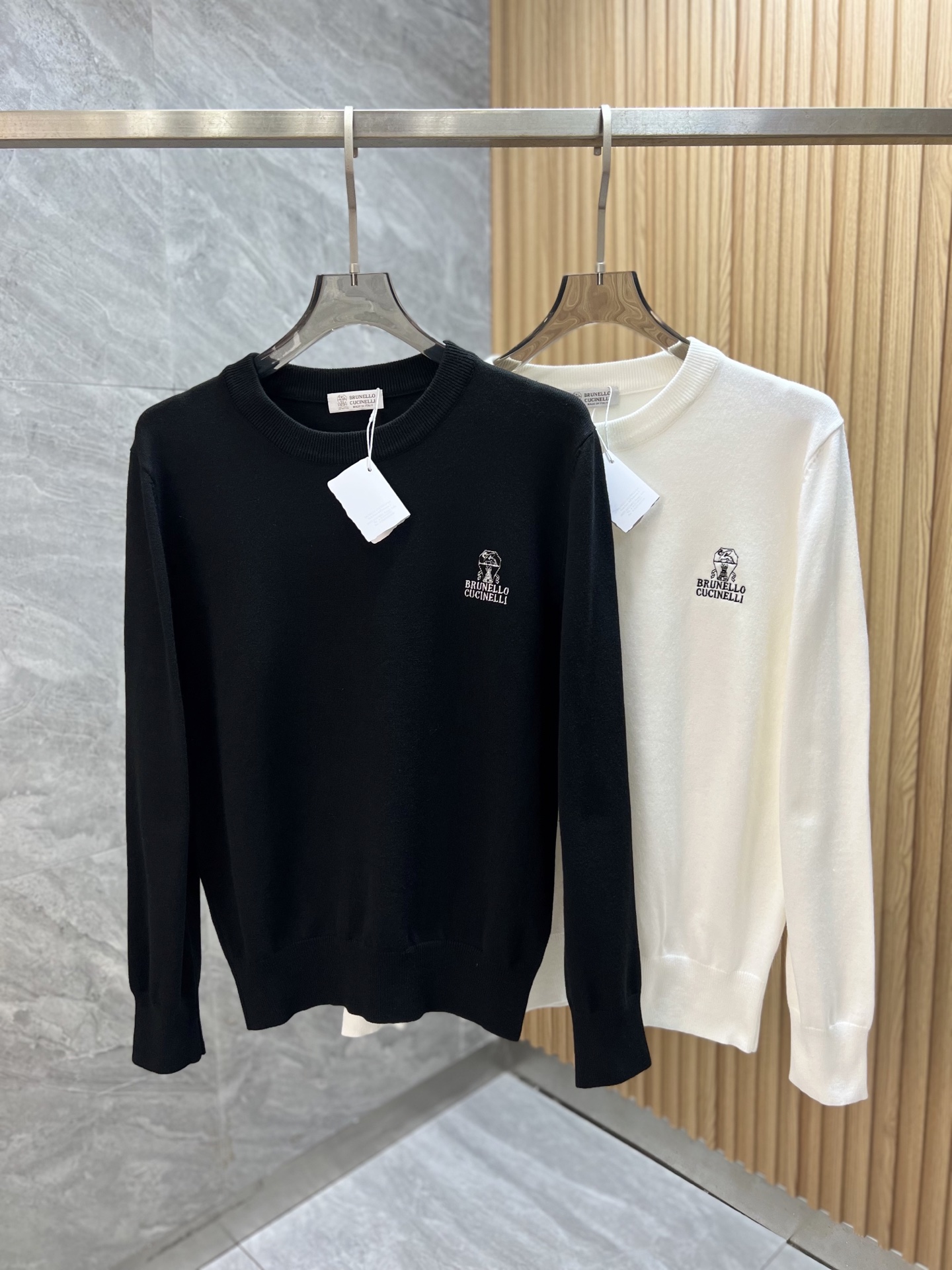 NO:540037,BC 2025 Autumn and Winter New Products are available, complete three standards, round neck sweater, good products do not need to be introduced too much, look at the details, counter number M-XXXL 175/140 Suggestions L,, sweaters, alexander wang19860909BC 2025年秋冬新品上新 三标齐全 圆领毛衣 好货不用过多介绍 看细节 专柜码数M-XXXL 175/140建议L,,sweaters,alexander wang,Men's clothing