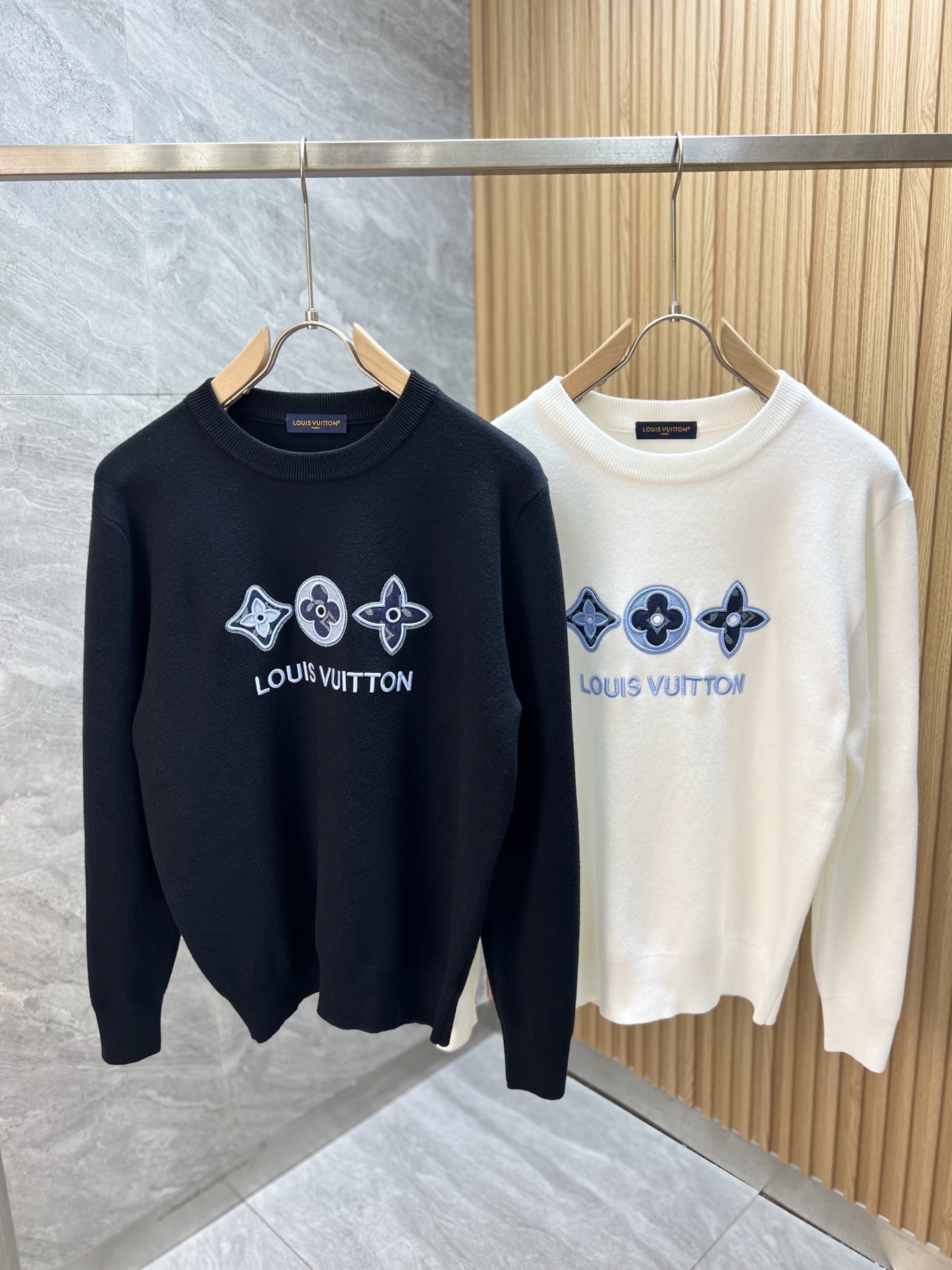 NO:540053,LV/Louis Vuitton 2025 autumn and winter new products are available, three standards are complete, round neck sweater, good products do not need to be introduced too much, look at the details, counter number M-XXXL 175/140 Suggestions, L, louis vuitton, louis vuitton, sweaters, alexander wang19860909LV/路易威登 2025年秋冬新品上新 三标齐全 圆领毛衣 好货不用过多介绍 看细节 专柜码数M-XXXL 175/140建议L,,louis vuitton,louis vuitton,sweaters,alexander wang,Men's clothing