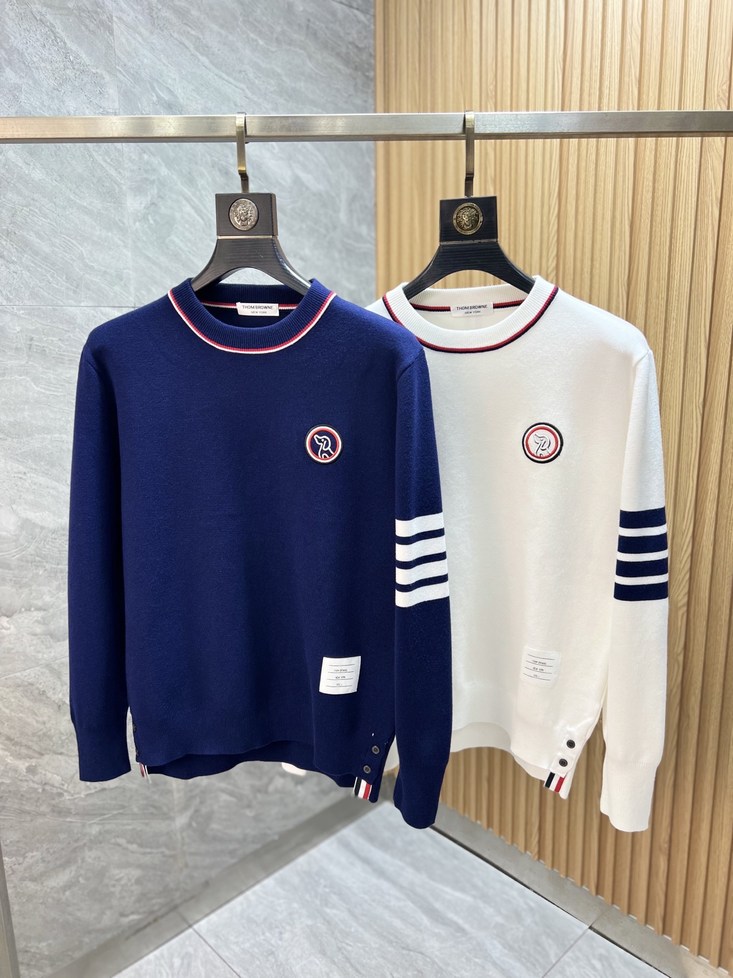 NO:540056,TB 2025 Autumn and Winter New Products are available, complete three standards, round neck sweater, good products do not need to be introduced too much, look at the details, counter number M-XXXL 175/140 Suggestions L,, sweaters, alexander wang19860909TB 2025年秋冬新品上新 三标齐全 圆领毛衣 好货不用过多介绍 看细节 专柜码数M-XXXL 175/140建议L,,sweaters,alexander wang,Men's clothing