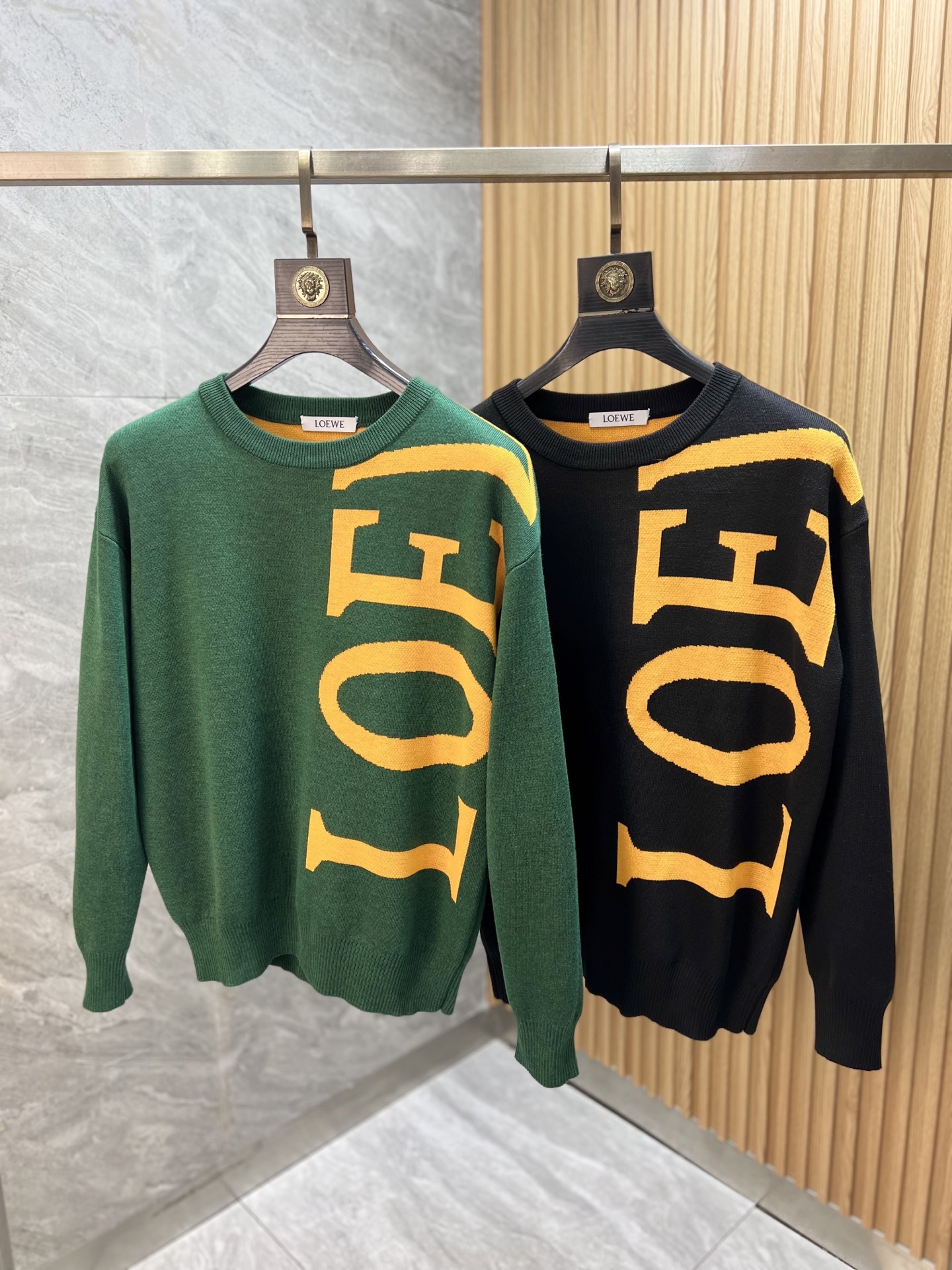 NO:540059,Loewe/Luo Yiwei 2025 autumn and winter new products are available, three standards are complete, round neck sweater, good products do not need to be introduced too much, look at the details, counter number M-XXXL 175/140 Suggestions L,,loewe,loewe,sweaters,alexander wang19860909Loewe/罗意威 2025年秋冬新品上新 三标齐全 圆领毛衣 好货不用过多介绍 看细节 专柜码数M-XXXL 175/140建议L,,loewe,loewe,sweaters,alexander wang,Men's clothing