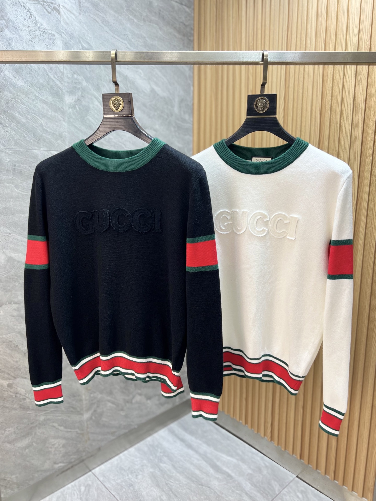 NO:540065,Gucci/Gucci 2025 new products are available in autumn and winter, complete three standards, round neck sweater, good products do not need to be introduced too much, look at the details, counter number M-XXXL 175/140 Suggestions L,,gucci,sweaters,alexander wang19860909Gucci/古奇 2025年秋冬新品上新 三标齐全 圆领毛衣 好货不用过多介绍 看细节 专柜码数M-XXXL 175/140建议L,,gucci,sweaters,alexander wang,Men's clothing