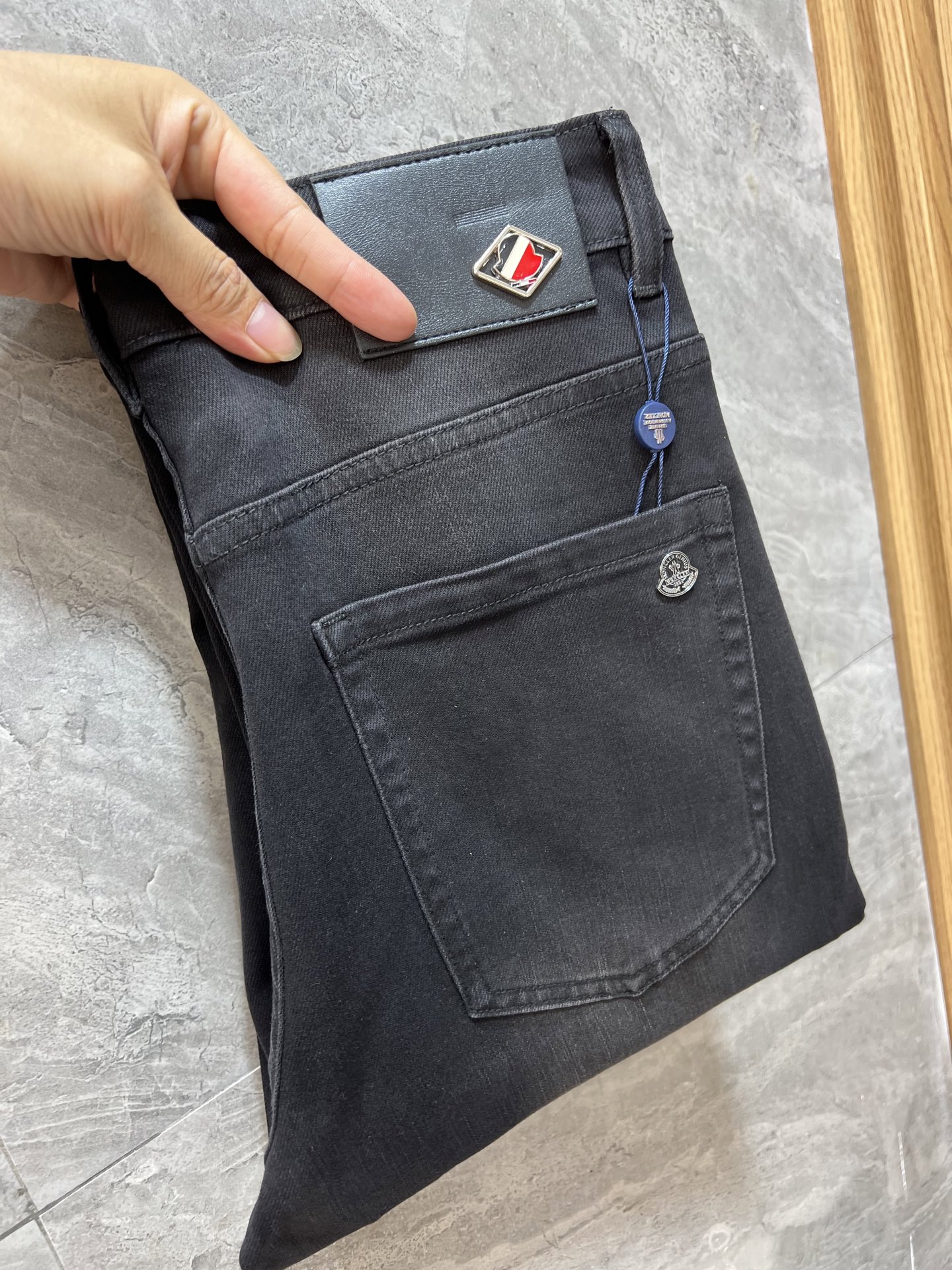 NO:539901,Moncler/家口 2025 autumn and winter new products, complete three standards, jeans, good products, don't need to be introduced too much, look at the details, counter number 29-38 / 140 upper body 32,, Moncler, jeans, alexander wang19860909Moncler/蒙口 2025秋冬新品 三标齐全 牛仔裤 好货不用过多介绍 看细节 专柜码数29-38 /140上身32码,,Moncler,jeans,alexander wang,Men's clothing