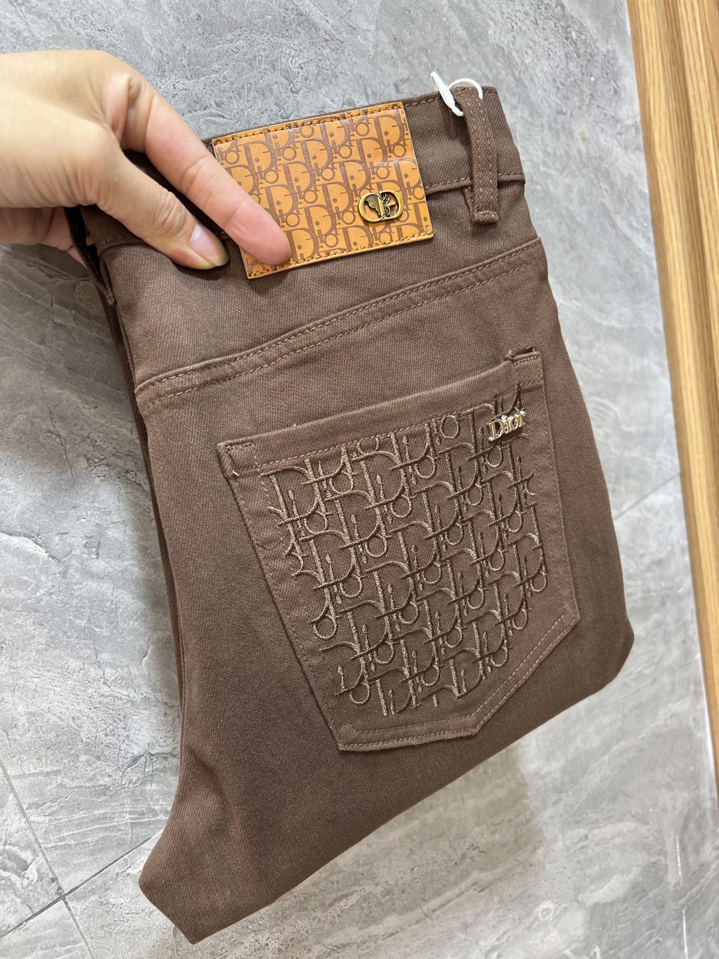 NO:539913,Dior/Dior 2025 autumn and winter new products, complete three standards, jeans, good products, don't need to introduce too much, look at the details, counter number 29-38 / 140 upper body 32,,dior,dior,jeans,alexander wang19860909Dior/迪奥 2025秋冬新品 三标齐全 牛仔裤 好货不用过多介绍 看细节 专柜码数29-38 /140上身32码,,dior,dior,jeans,alexander wang,Men's clothing