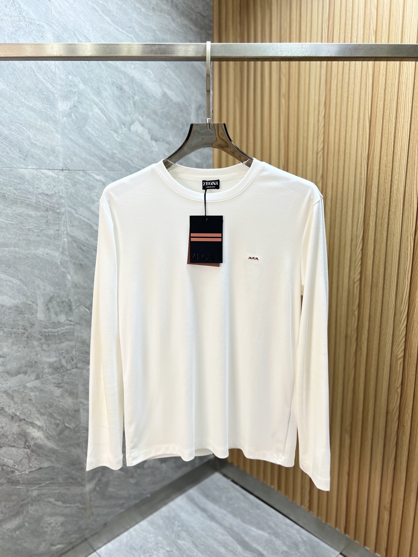 NO:539928,zZEGNA/Jenia 2025 autumn and winter new products are available, complete three standards, round neck long-sleeved base shirt, no need to introduce too much good products, look at the details, counter number M-XXXL / Suggestions L,,zegna,alexander wang19860909zZEGNA/杰尼亚 2025年秋冬新品上新 三标齐全 圆领长袖打底衫 好货不用过多介绍 看细节 专柜码数M-XXXL /建议L,,zegna,alexander wang,Men's clothing