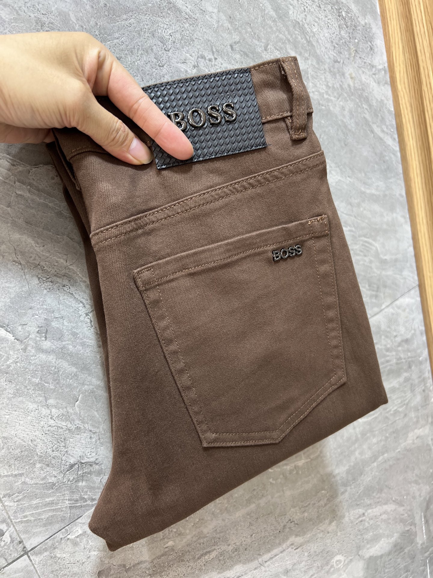 NO:547295,Boss 2025 autumn and winter new products, complete three standards, jeans, good products, don't need to introduce too much, look at the details, counter number 29-38 / 140 upper body 32, jeans, alexander wang19860909Boss 2025秋冬新品 三标齐全 牛仔裤 好货不用过多介绍 看细节 专柜码数29-38 /140上身32码,,jeans,alexander wang,Men's clothing