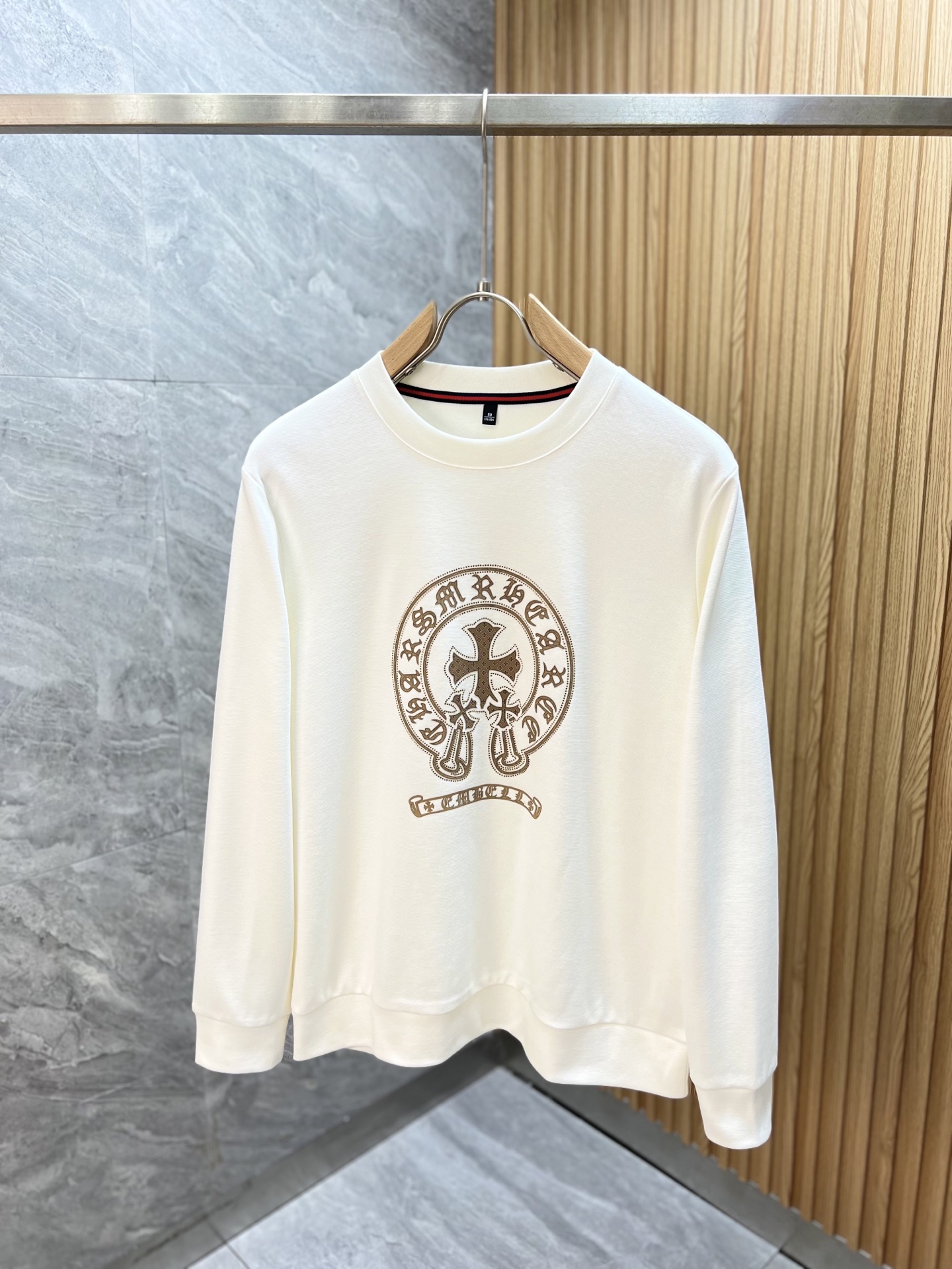 NO:547318,Croxin 2025 autumn and winter new products, complete three standards, round neck sweatshirts, good products do not need to be introduced too much, look at the details, counter code number M-XXXL 175/140 Suggestions L,,chrome hearts,hoodie,sweatshirts,alexander wang19860909克罗心 2025秋冬新品 三标齐全 圆领卫衣 好货不用过多介绍 看细节 专柜码数 M-XXXL 175/140建议L,,chrome hearts,hoodie,sweatshirts,alexander wang,Men's clothing