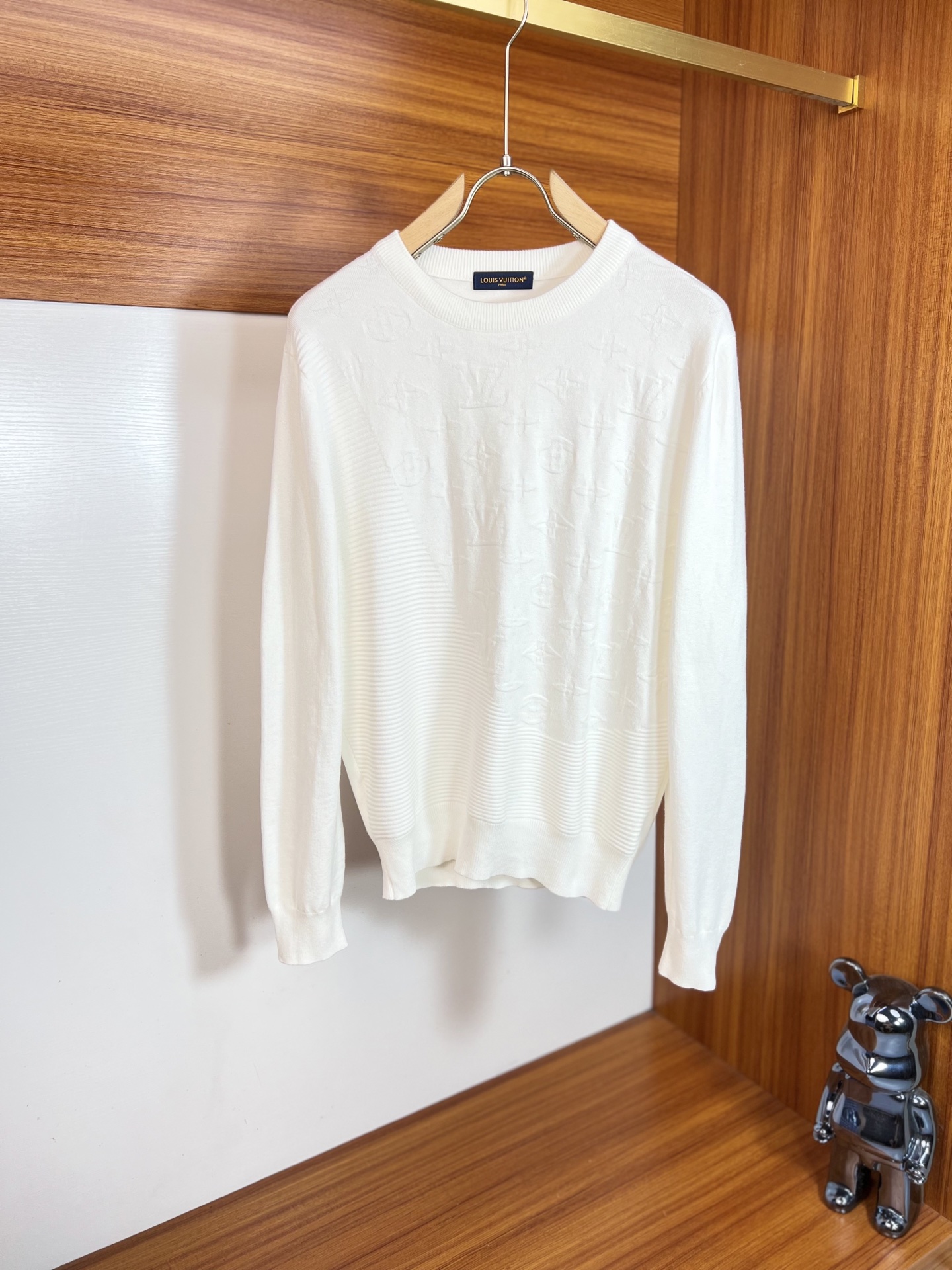 NO:548953,LV/Louis Vuitton 2025 new autumn and winter products are available, complete three standards, round neck sweater, good products do not need to be introduced too much, look at the details, counter number M-XXXL /140 suggestions L,,louis vuitton,louis vuitton,sweaters,alexander wang19860909LV/路易威登 2025年秋冬新品上新 三标齐全 圆领毛衣 好货不用过多介绍 看细节 专柜码数M-XXXL /140建议L,,louis vuitton,louis vuitton,sweaters,alexander wang,Men's clothing