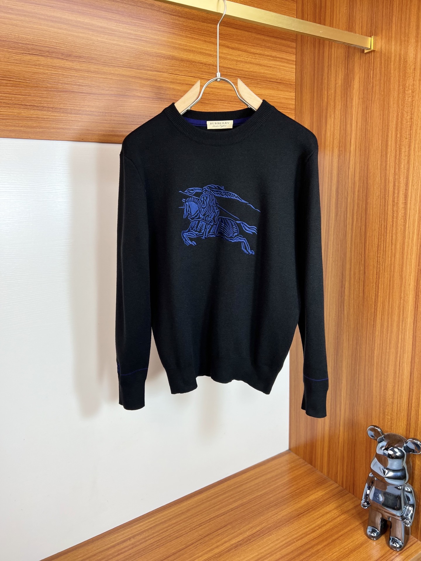 NO:548956,Burberry/Burberry 2025 new autumn and winter products are available, complete three standards, round neck sweater, good products do not need to be introduced too much, look at the details, counter number M-XXXL /140 suggestions L, burberry, burberry, sweaters, alexander wang19860909Burberry/巴宝莉 2025年秋冬新品上新 三标齐全 圆领毛衣 好货不用过多介绍 看细节 专柜码数M-XXXL /140建议L,,burberry,burberry,sweaters,alexander wang,Men's clothing