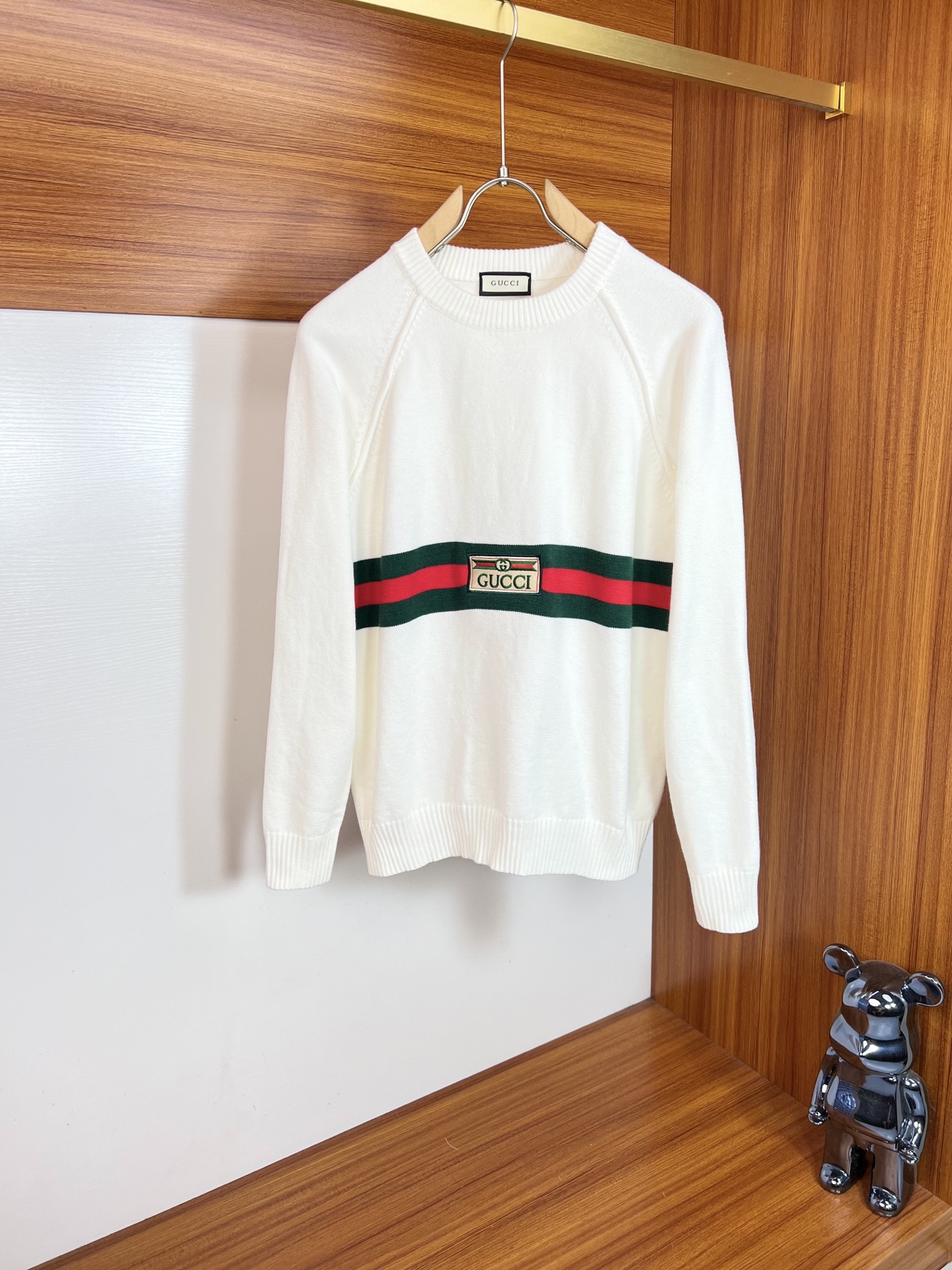 NO:566174,Gucci/Gucci has new products for autumn and winter. Complete with three labels. Round neck sweater. Good product. No need to introduce too much. Look at the details. Counter size M-XXXL 175/140. Recommend L,,gucci,sweaters,alexander wang19860909Gucci/古奇 年秋冬新品上新 三标齐全 圆领毛衣 好货不用过多介绍 看细节 专柜码数M-XXXL 175/140建议L,,gucci,sweaters,alexander wang,Men's clothing