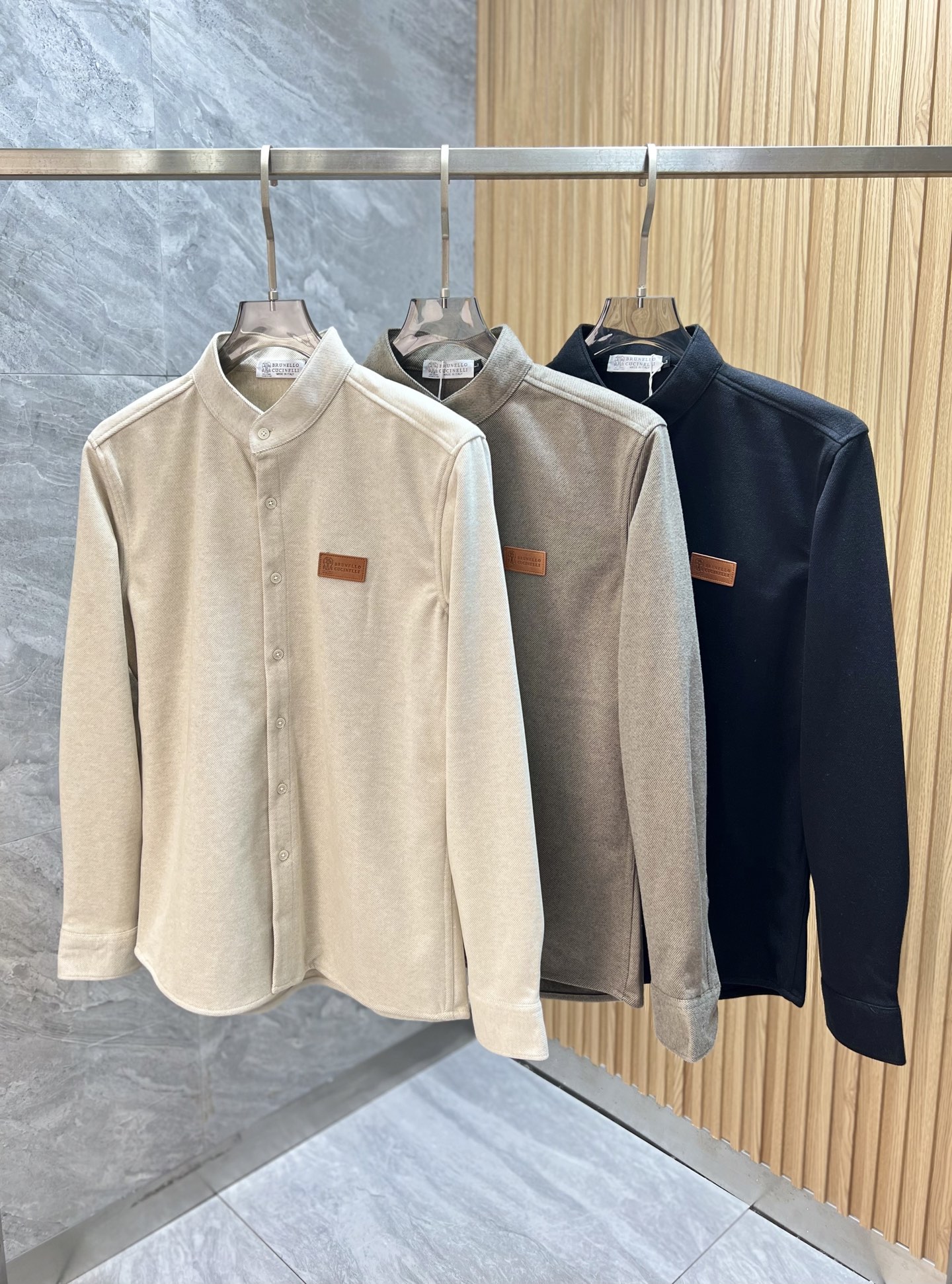 NO:568194,BC 2025 autumn and winter new products, complete with three labels, thickened shirts, good products, no need to introduce too much, look at the details, counter size M-XXXXL 175/140, recommended L, shirts, alexander wang19860909BC 2025年秋冬新品上新 三标齐全 加厚衬衫 好货不用过多介绍 看细节 专柜码数M-XXXXL 175/140建议L,,shirts,alexander wang,Men's clothing