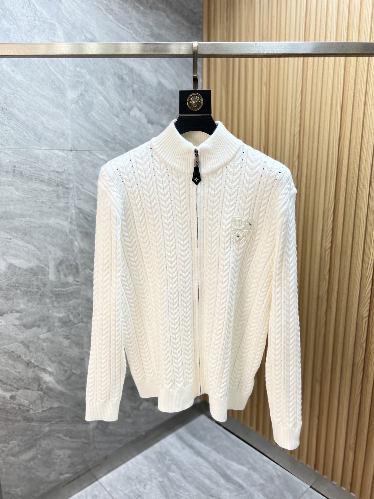 NO:568203,LV/Louis Vuitton 2025 autumn and winter new products, complete with three labels, thickened sweater jackets, good products, no need to introduce too much, look at the details, counter size M-XXXL 175/140 recommended L,, louis vuitton, louis vuitton, jackets & coats, jackets & coats, sweaters, alexander wang19860909LV/路易威登 2025年秋冬新品上新 三标齐全 加厚毛衣夹克外套 好货不用过多介绍 看细节 专柜码数M-XXXL 175/140建议L,,louis vuitton,louis vuitton,jackets & coats,jackets & coats,sweaters,alexander wang,Men's clothing