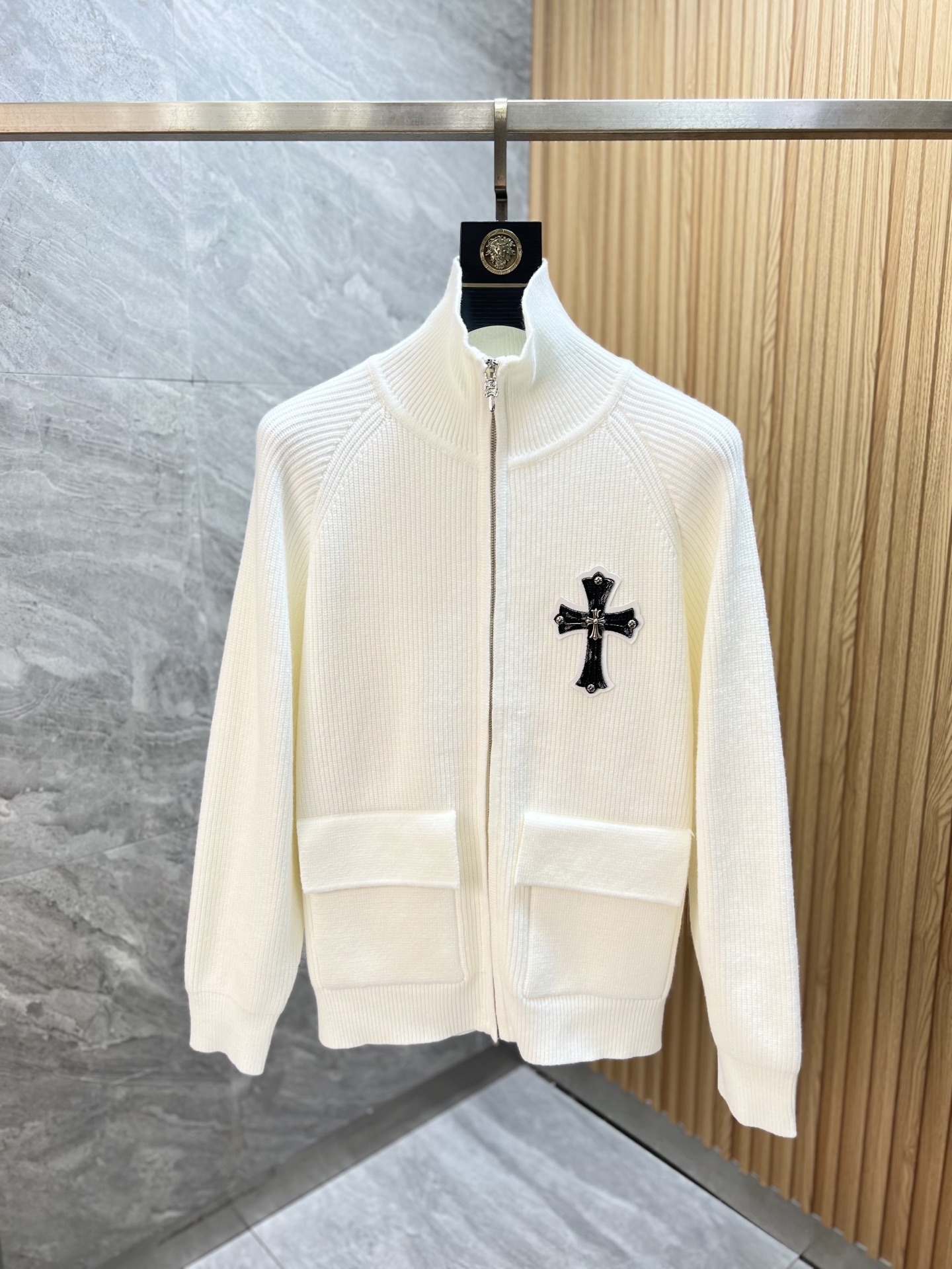 NO:568209,Ch/Chrome Hearts 2025 Autumn and Winter New Products, Complete with Three Standards, Thick Sweaters, Jackets and Coats. Good products need no introduction. Look at the details. Counter size M-XXXL 175/140 recommended L,,chrome hearts,jackets & coats,jackets & coats,sweaters,alexander wang19860909Ch/克罗心 2025年秋冬新品上新 三标齐全 加厚毛衣夹克外套 好货不用过多介绍 看细节 专柜码数M-XXXL 175/140建议L,,chrome hearts,jackets & coats,jackets & coats,sweaters,alexander wang,Men's clothing