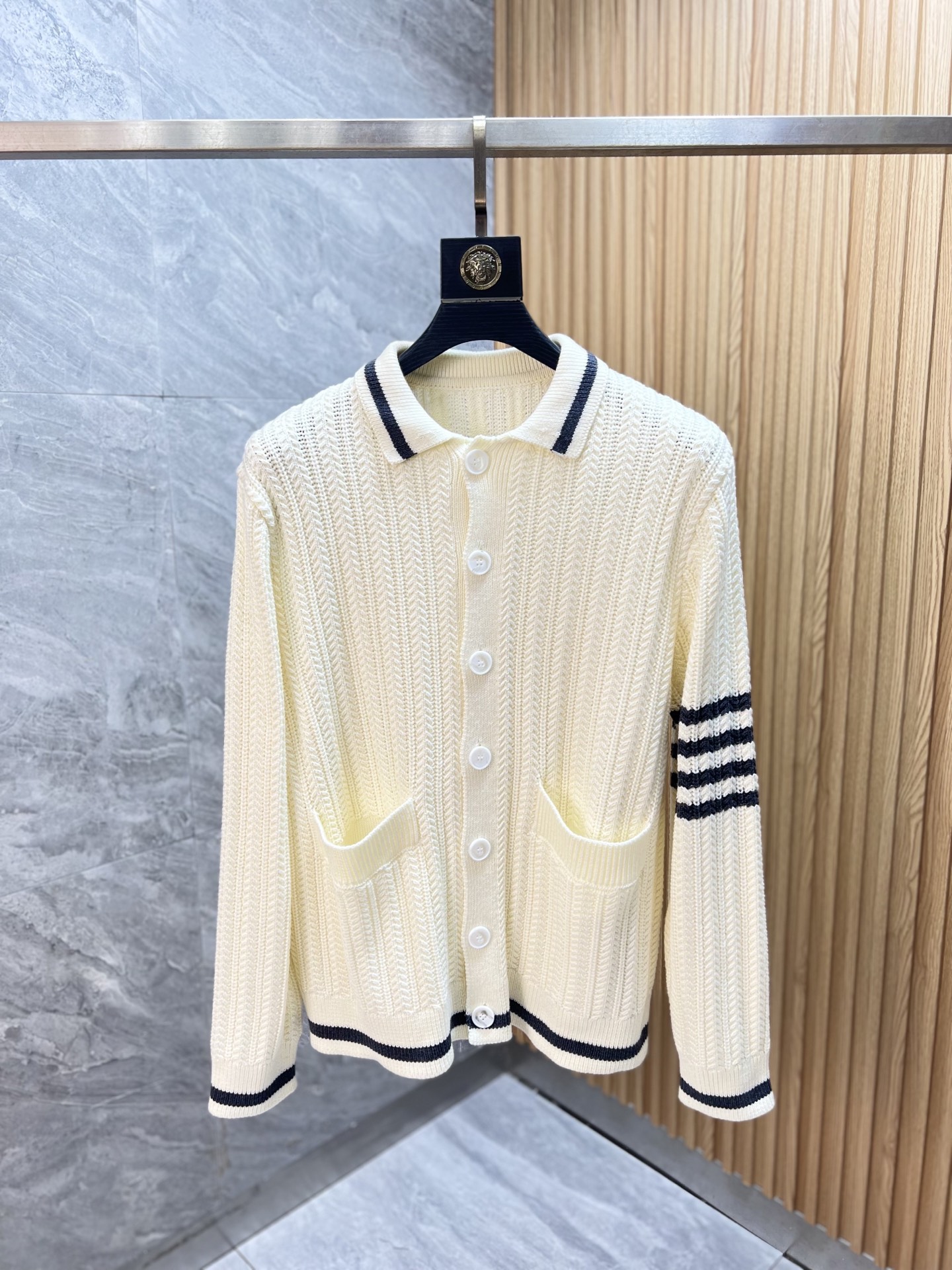 NO:568238,TB 2025 autumn and winter new products, complete with three standards, thickened sweater jackets, good products, no need to introduce too much, look at the details, counter size M-XXXL 175/140, recommended L,, jackets & coats, jackets & coats, sweaters, alexander wang19860909TB 2025年秋冬新品上新 三标齐全 加厚毛衣夹克外套 好货不用过多介绍 看细节 专柜码数M-XXXL 175/140建议L,,jackets & coats,jackets & coats,sweaters,alexander wang,Men's clothing