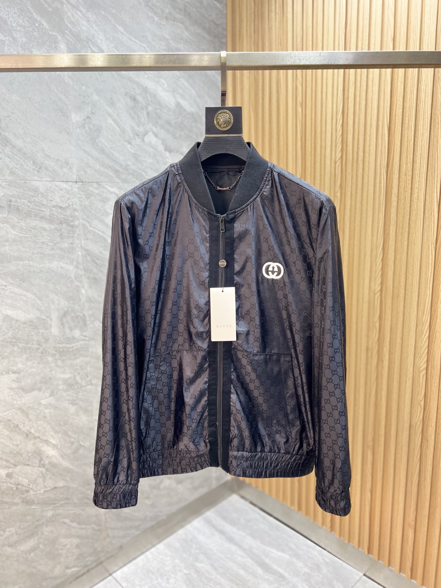 NO:570256,Gucci/Gucci has new products for autumn and winter, complete with three labels, jackets and coats. Good products need no introduction. Look at the details. Counter size M-XXXXL 175/140 recommended L,,gucci,jackets & coats,jackets & coats,alexander wang19860909Gucci/古奇 年秋冬新品上新 三标齐全 夹克外套 好货不用过多介绍 看细节 专柜码数M-XXXXL 175/140建议L,,gucci,jackets & coats,jackets & coats,alexander wang,Men's clothing
