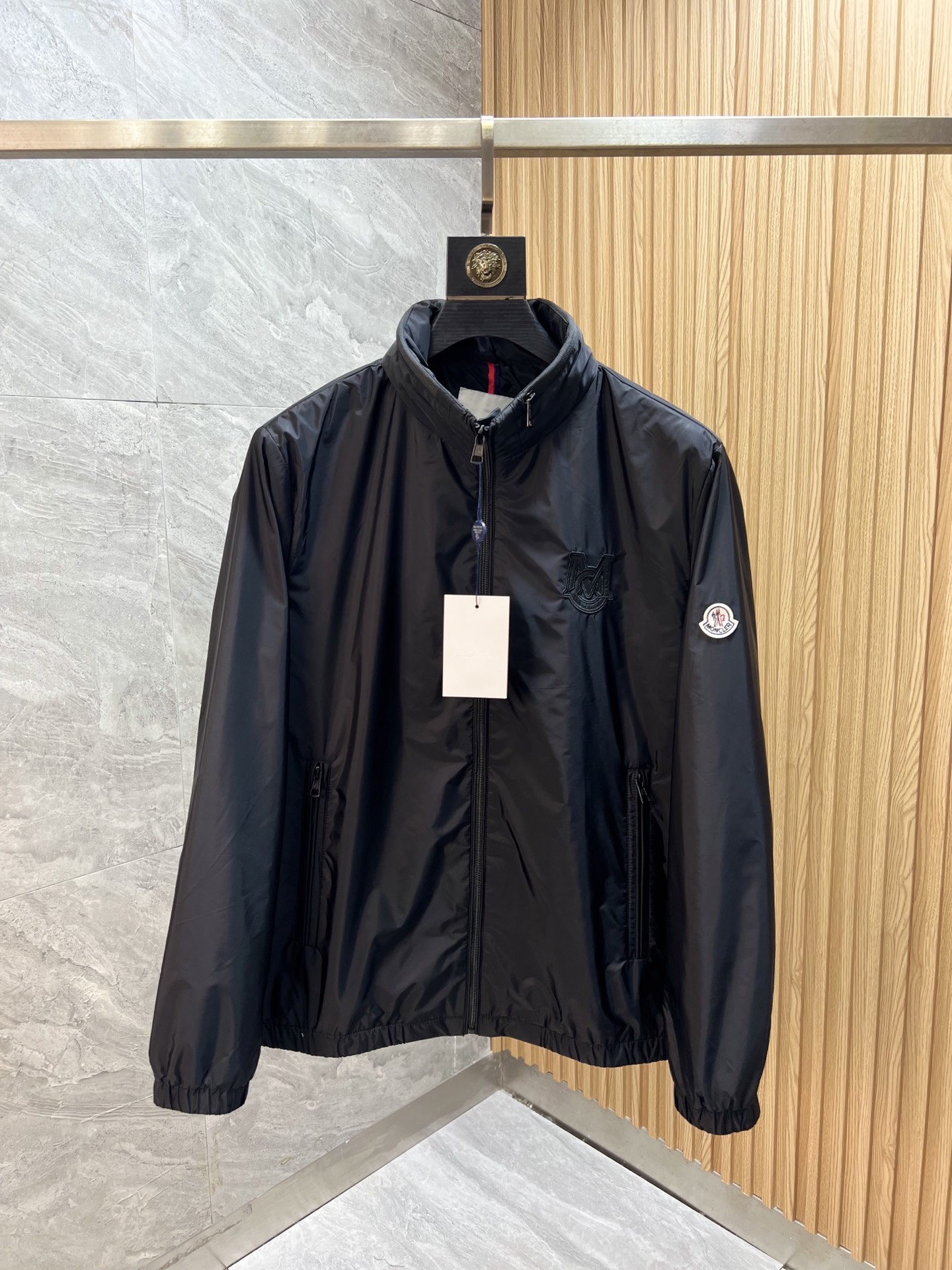 NO:570261,Moncler/Mongolia new arrivals for autumn and winter, complete with three labels, jackets and coats, good products without too much introduction, look at the details, counter size M-XXXXL 175/140, recommended L,,Moncler,jackets & coats,jackets & coats,alexander wang19860909Moncler/蒙口 年秋冬新品上新 三标齐全 夹克外套 好货不用过多介绍 看细节 专柜码数M-XXXXL 175/140建议L,,Moncler,jackets & coats,jackets & coats,alexander wang,Men's clothing