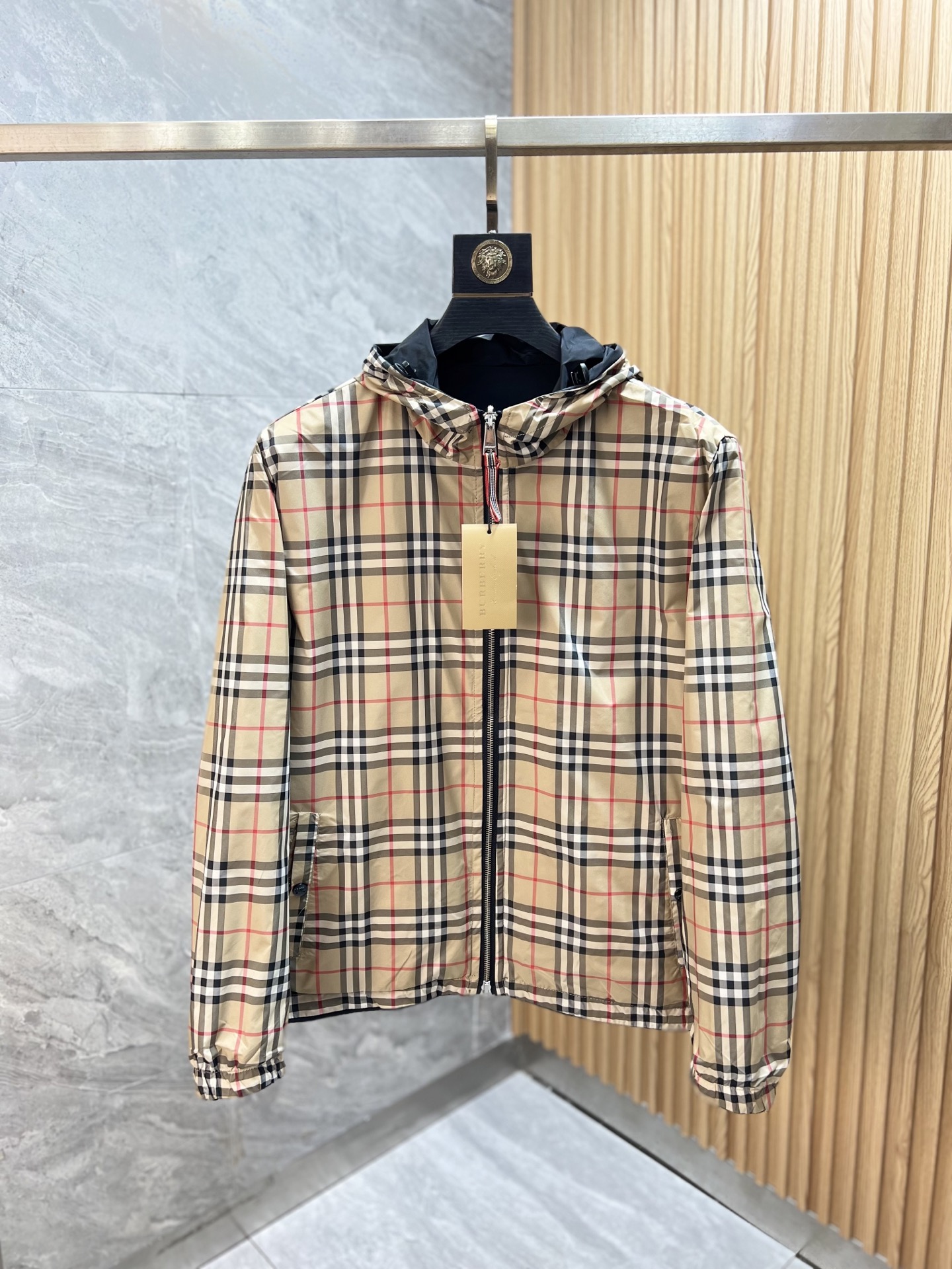NO:570266,Gucci/Gucci has new products for autumn and winter, complete with three labels, double-sided jackets and coats. Good products need no introduction. Look at the details. Counter size M-XXXXL 175/140 recommended L,,gucci,jackets & coats,jackets & coats,alexander wang19860909Gucci/古奇 年秋冬新品上新 三标齐全 双面夹克外套 好货不用过多介绍 看细节 专柜码数M-XXXXL 175/140建议L,,gucci,jackets & coats,jackets & coats,alexander wang,Men's clothing
