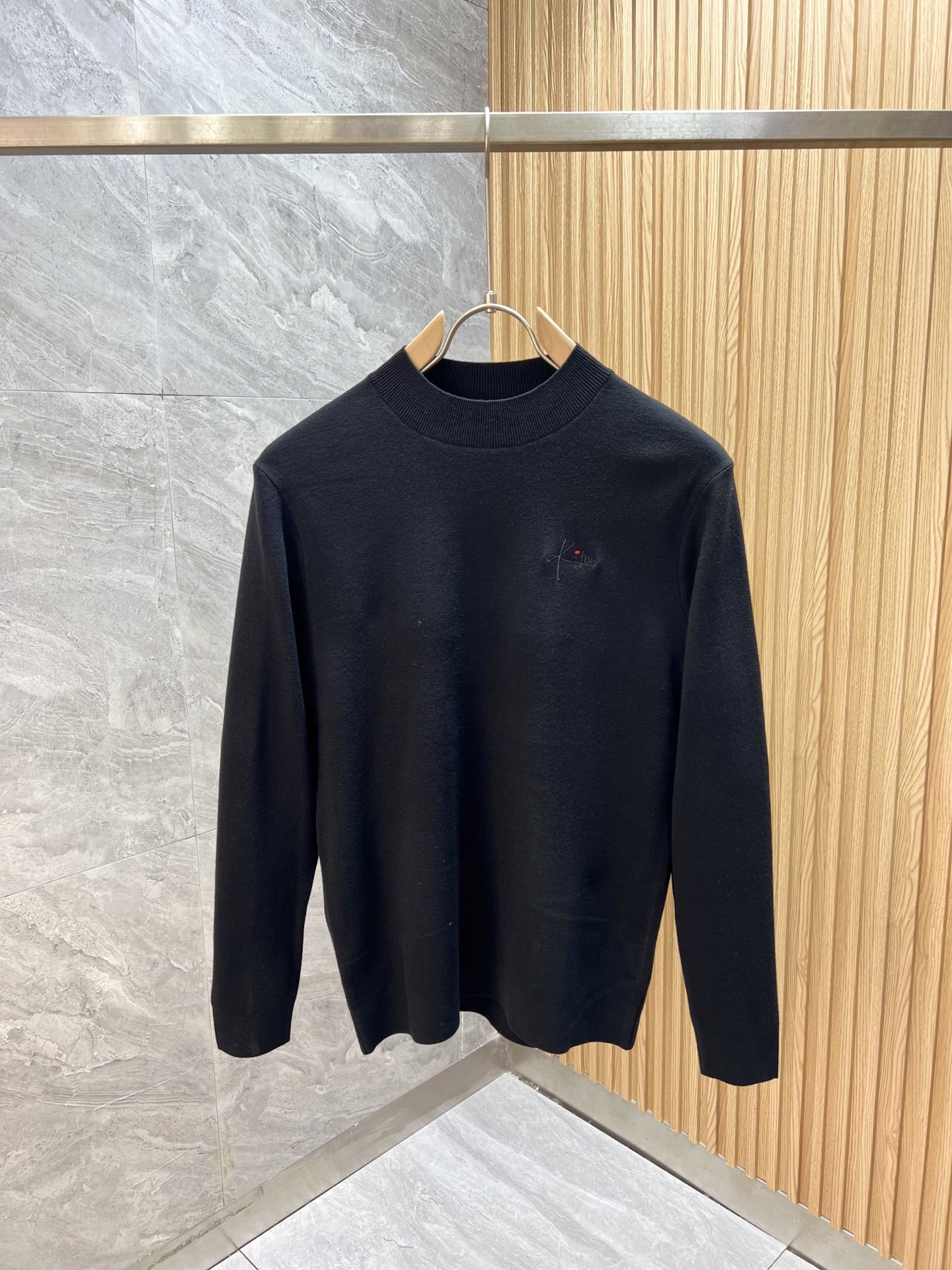 NO:571499,Kiton 2025 autumn and winter new products, complete with three standards, turtleneck sweater, good product, no need to introduce too much, look at the details, counter size M-XXXL /140, recommended L,,alexander wang19860909Kiton 2025年秋冬新品上新 三标齐全 高领羊毛衫 好货不用过多介绍 看细节 专柜码数M-XXXL /140建议L,,alexander wang,Men's clothing