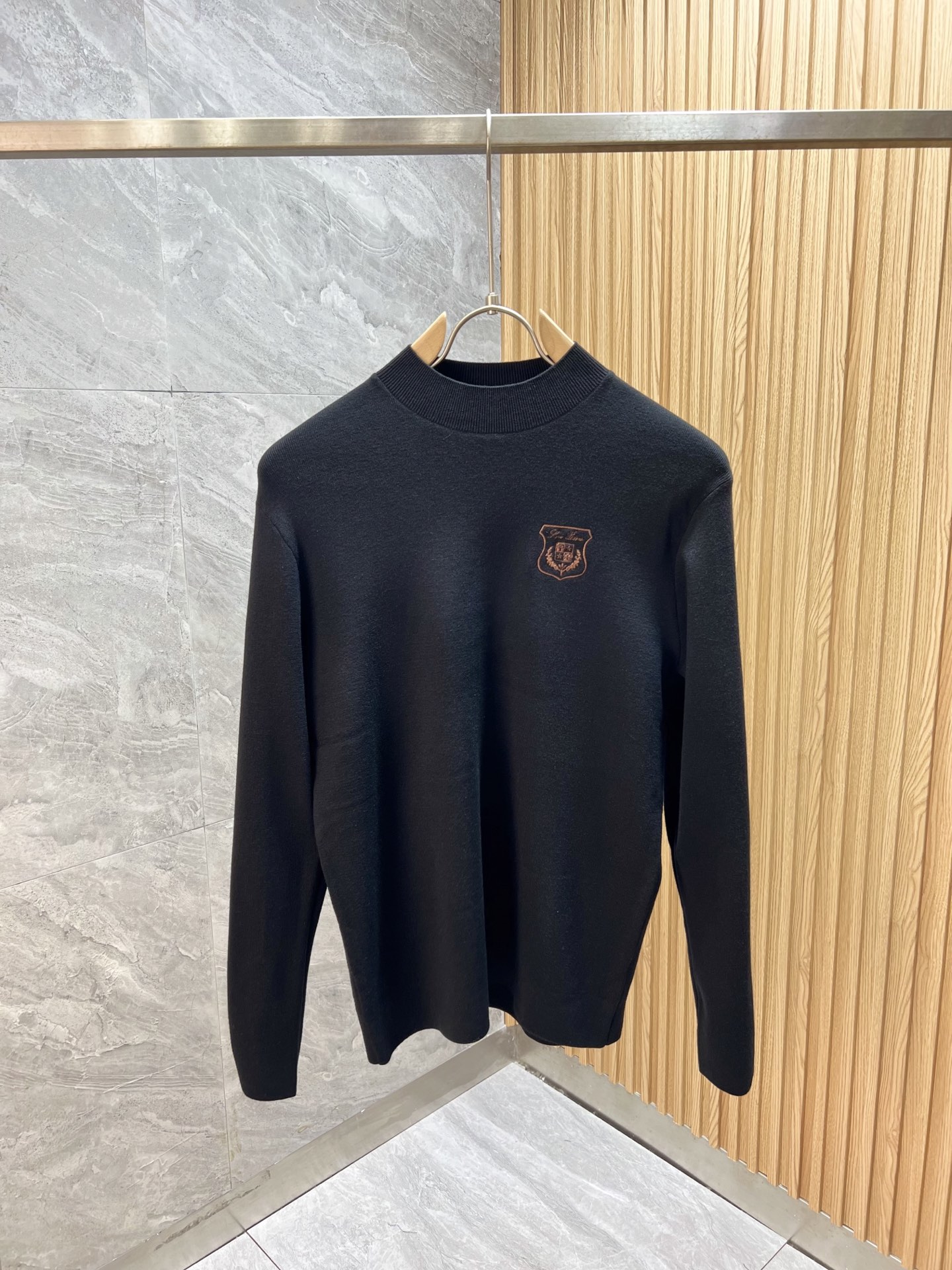 NO:571476,LP New arrivals for autumn and winter. Complete with three labels. Turtleneck sweater. Good product. No need to introduce too much. Look at the details. Counter size: M-XXXL/140. Recommend L,,loro piana,alexander wang19860909LP 年秋冬新品上新 三标齐全 高领羊毛衫 好货不用过多介绍 看细节 专柜码数M-XXXL /140建议L,,loro piana,alexander wang,Men's clothing