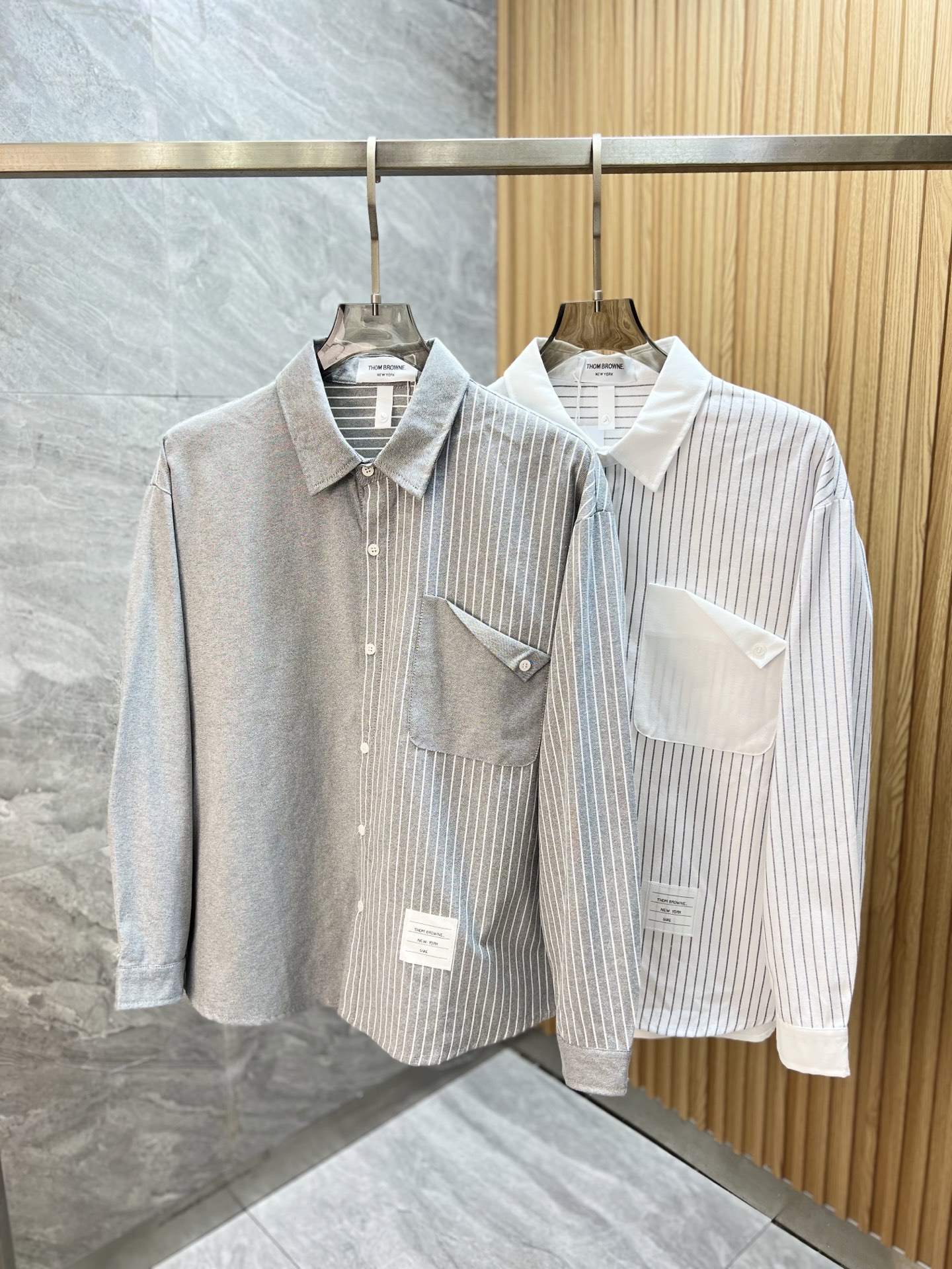 NO:571485,TB 2025 autumn and winter new products, complete with three labels, shirts, good products, no need to introduce too much, look at the details, counter size M-XXXXL 175/140, recommended L, shirts, alexander wang19860909TB 2025年秋冬新品上新 三标齐全 衬衫 好货不用过多介绍 看细节 专柜码数M-XXXXL 175/140建议L,,shirts,alexander wang,Men's clothing