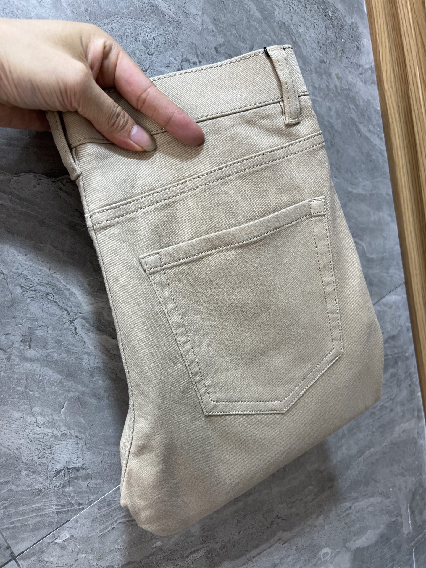 NO:596994,Cavalli 2025 autumn and winter new products, complete with three labels, jeans, good products, no need to introduce too much, look at the details, counter size 29-38/140, upper body size 32,,jeans,alexander wang19860909卡沃利 2025秋冬新品 三标齐全 牛仔裤 好货不用过多介绍 看细节 专柜码数29-38 /140上身32码,,jeans,alexander wang,Men's clothing