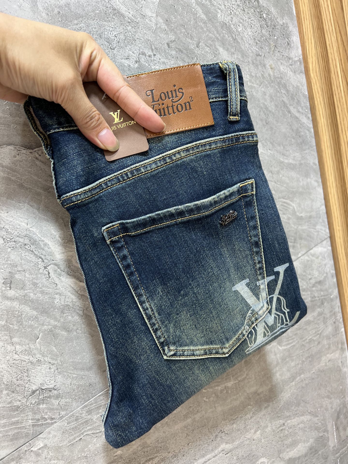 NO:572381,LV/Louis Vuitton 2025 autumn and winter new products, complete with three labels, jeans, good products, no need to introduce too much, look at the details, counter size 28-38, 175/140 upper body size 32,, louis vuitton, louis vuitton, jeans, alexander wang19860909LV/路易威登 2025秋冬新品 三标齐全 牛仔裤 好货不用过多介绍 看细节 专柜码数28-38 175/140上身32码,,louis vuitton,louis vuitton,jeans,alexander wang,Men's clothing