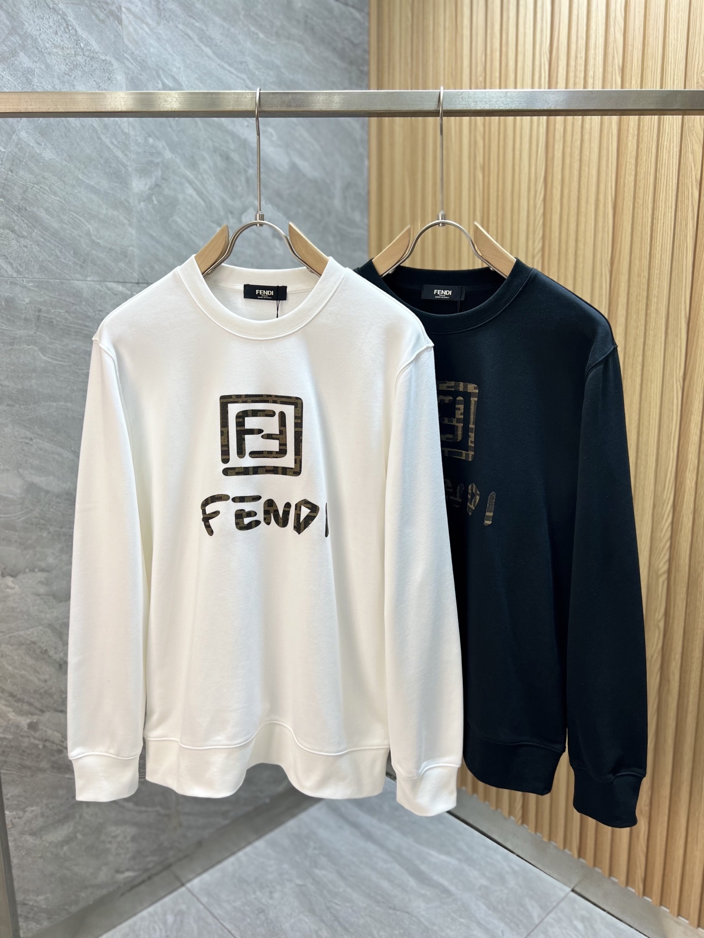 NO:572401,Fendi/Fendi 2025 autumn and winter new products, complete with three labels, round neck sweatshirt, good product, no need to introduce too much, look at the details, counter size M-XXL 175/140, recommended L,, fendi, fendi, hoodie, sweatshirts, alexander wang19860909Fendi/芬迪 2025秋冬新品 三标齐全 圆领卫衣 好货不用过多介绍 看细节 专柜码数 M-XXL 175/140建议L,,fendi,fendi,hoodie,sweatshirts,alexander wang,Men's clothing