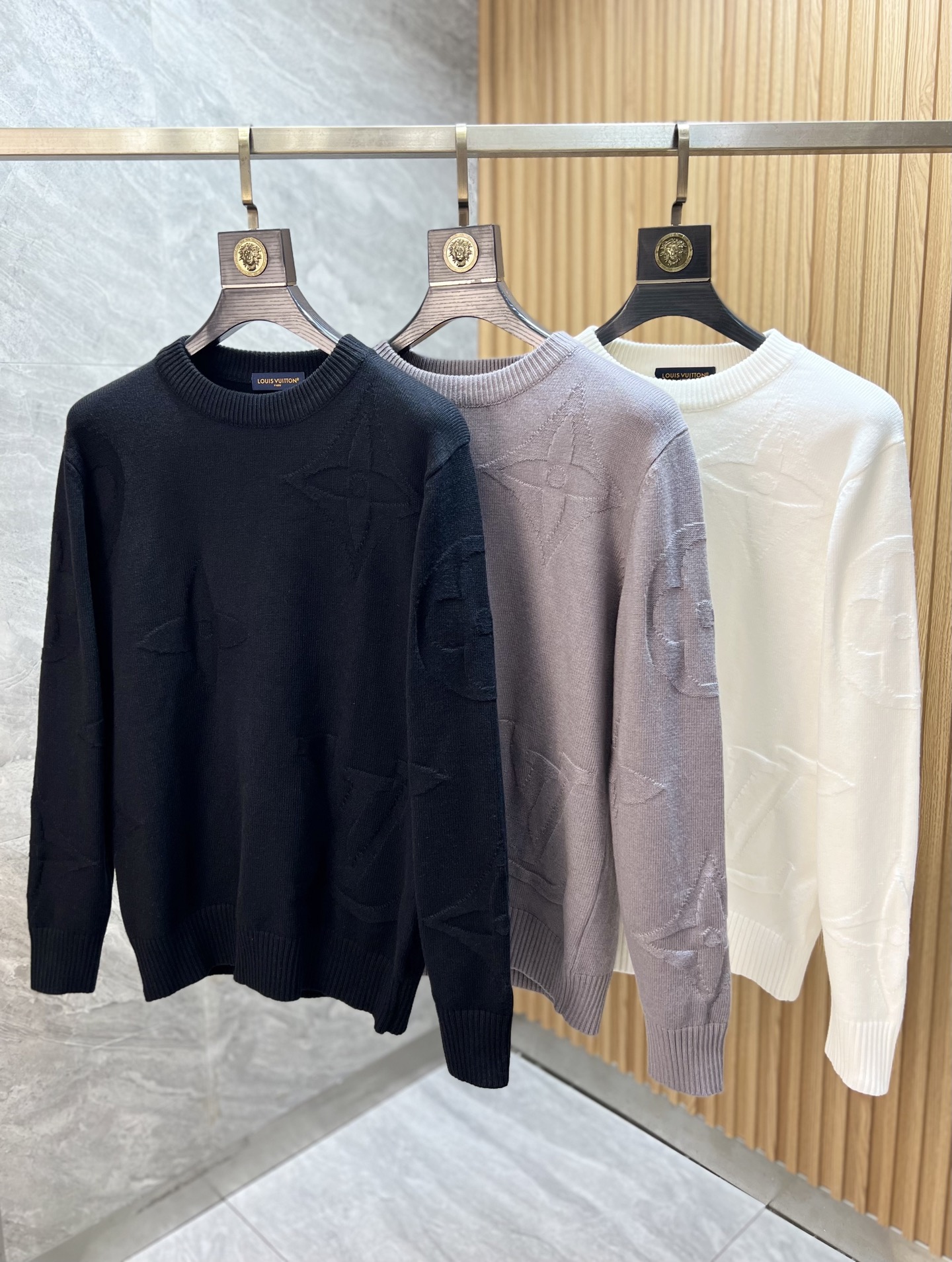 NO:595278,LV/Road 2025 autumn and winter new products, complete with three labels, round neck sweater, good product, no need to introduce too much, look at the details, counter size M-XXXL 175/140, recommended L, Louis Vuitton, sweaters, alexander wang19860909LV/路 2025年秋冬新品上新 三标齐全 圆领毛衣 好货不用过多介绍 看细节 专柜码数M-XXXL 175/140建议L,,louis vuitton,sweaters,alexander wang,Men's clothing