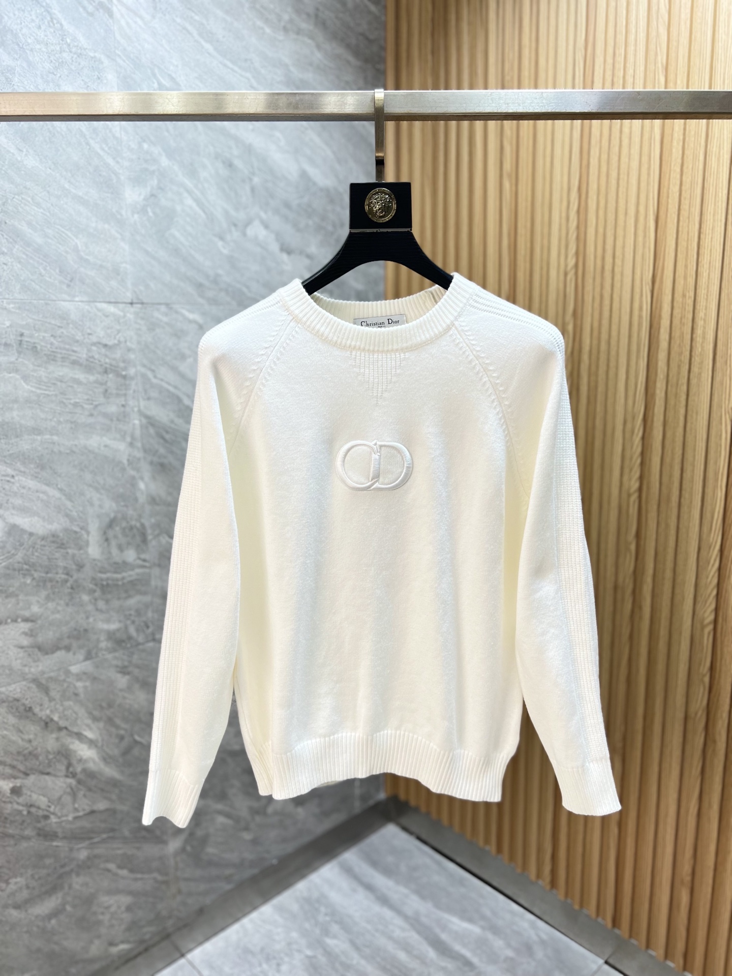 NO:595279,Di‘’ 2025 autumn and winter new products, complete with three labels, round neck sweater, good product, no need to introduce too much, look at the details, counter size M-XXXL 175/140, recommended L,,sweaters,alexander wang19860909Di‘’ 2025年秋冬新品上新 三标齐全 圆领毛衣 好货不用过多介绍 看细节 专柜码数M-XXXL 175/140建议L,,sweaters,alexander wang,Men's clothing