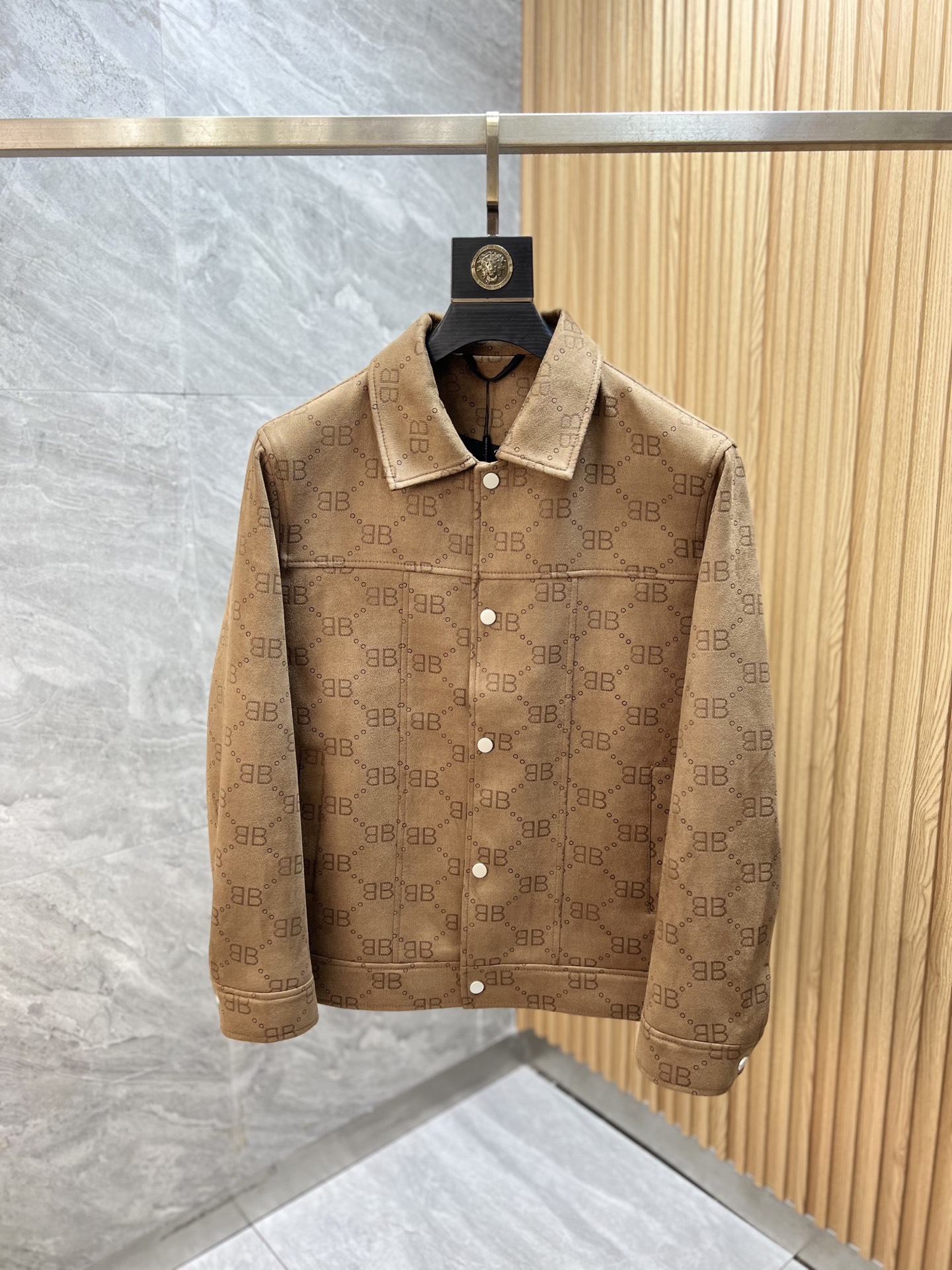 NO:599030,Balenciaga/Balenciaga 2025 autumn and winter new products, complete with three labels, jackets and coats, good products need no introduction, look at the details, counter size M-XXXL 175/140, recommended L,,balenciaga,balenciaga,jackets & coats,jackets & coats,alexander wang19860909Balenciaga/巴黎世家 2025年秋冬新品上新 三标齐全 夹克外套 好货不用过多介绍 看细节 专柜码数M-XXXL 175/140建议L,,balenciaga,balenciaga,jackets & coats,jackets & coats,alexander wang,Men's clothing