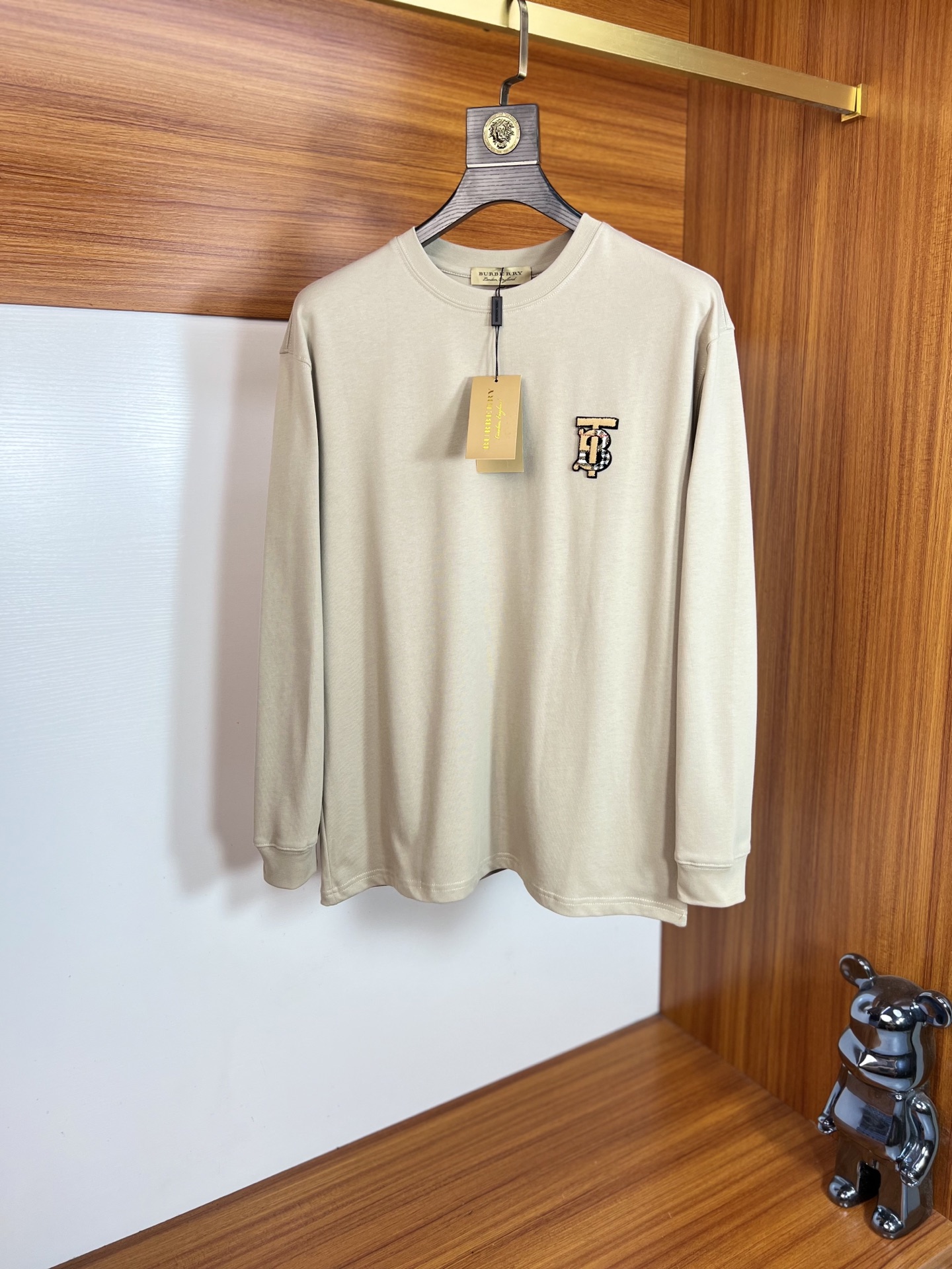 NO:703547,Burberry/Burberry 2025 autumn and winter new products, complete with three labels, round neck long-sleeved bottoming shirt, good product without too much introduction, look at the details, counter size M-XXXL /140, recommended L,, burberry, burberry,19860909Burberry/巴宝莉 2025年秋冬新品上新 三标齐全 圆领长袖打底衫 好货不用过多介绍 看细节 专柜码数M-XXXL /140建议L,,burberry,burberry,,Men's clothing