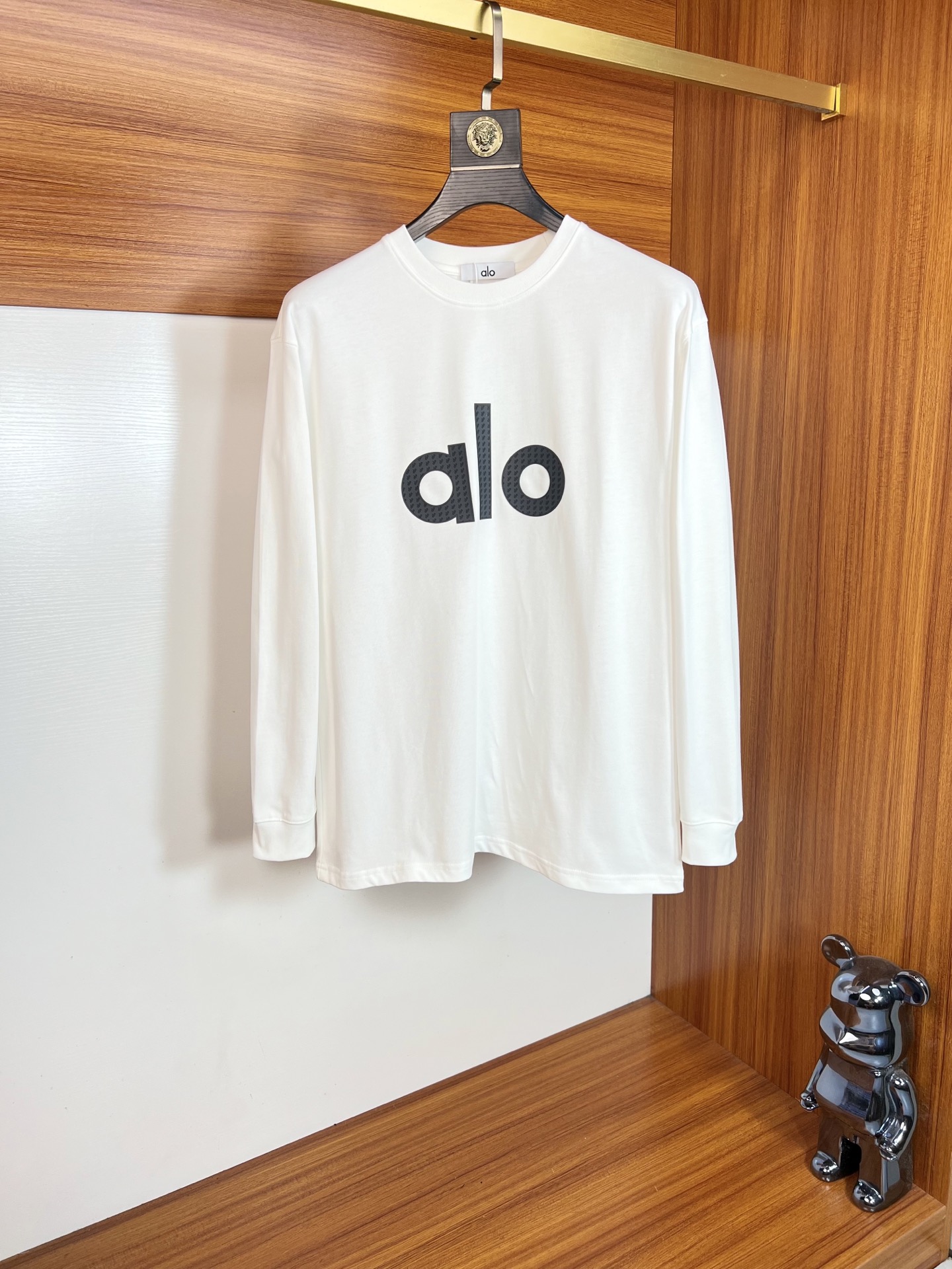 NO:628299,alo 2025 autumn and winter new products, complete with three standards, round neck long-sleeved bottoming shirt, good product, no need to introduce too much, look at the details, counter size M-XXXL 175/140, recommended L,,alexander wang19860909alo 2025年秋冬新品上新 三标齐全 圆领长袖打底衫 好货不用过多介绍 看细节 专柜码数M-XXXL 175/140建议L,,alexander wang,Men's clothing