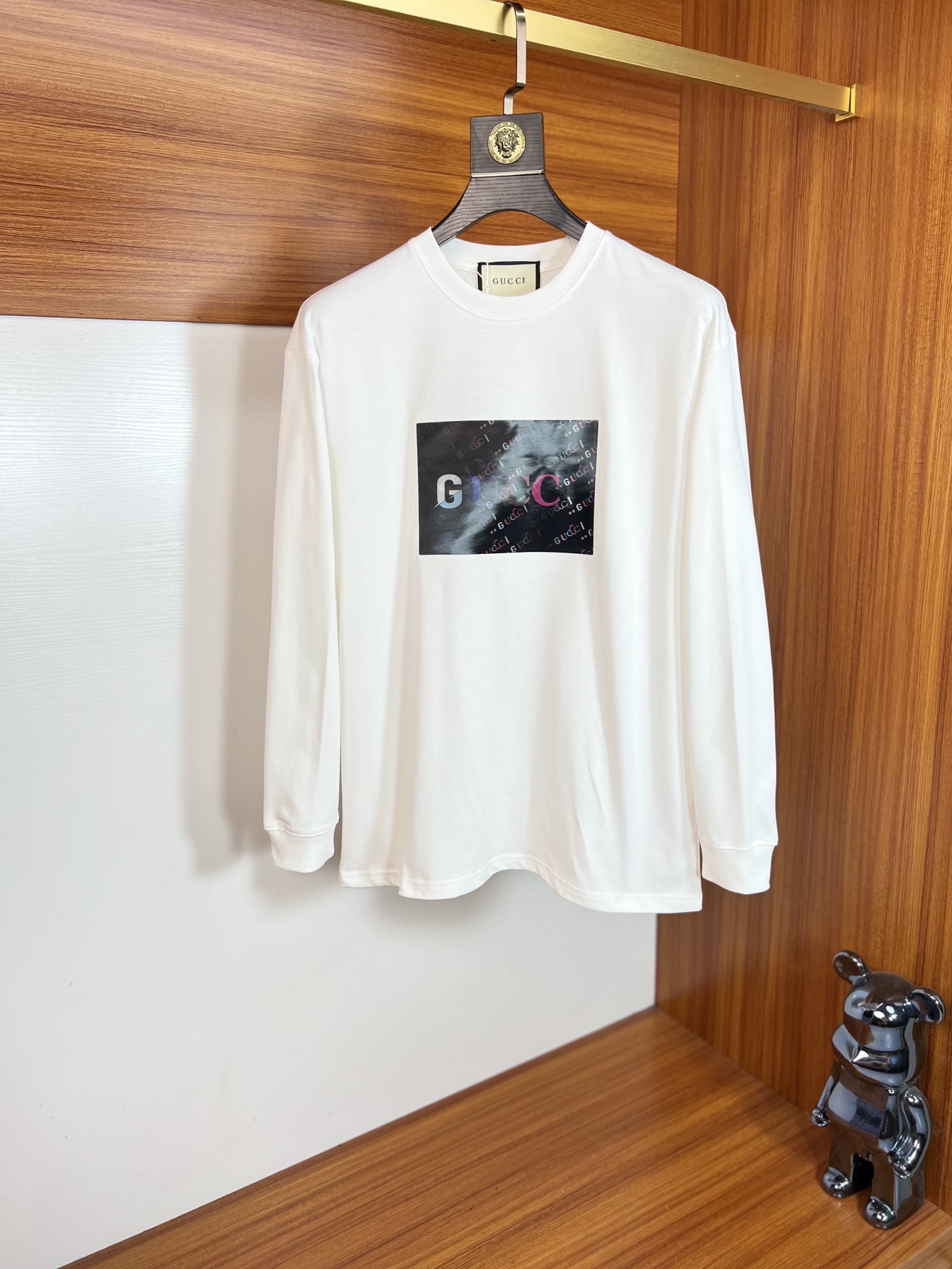 NO:628251,Gucci/Gucci 2025 autumn and winter new products, complete with three labels, gradient craftsmanship, round neck long-sleeved bottoming shirt, good products need no introduction, look at the details, counter size M-XXXL 175/140, recommended L,, gucci, alexander wang19860909Gucci/古奇 2025年秋冬新品上新 三标齐全 渐变工艺 圆领长袖打底衫 好货不用过多介绍 看细节 专柜码数M-XXXL 175/140建议L,,gucci,alexander wang,Men's clothing