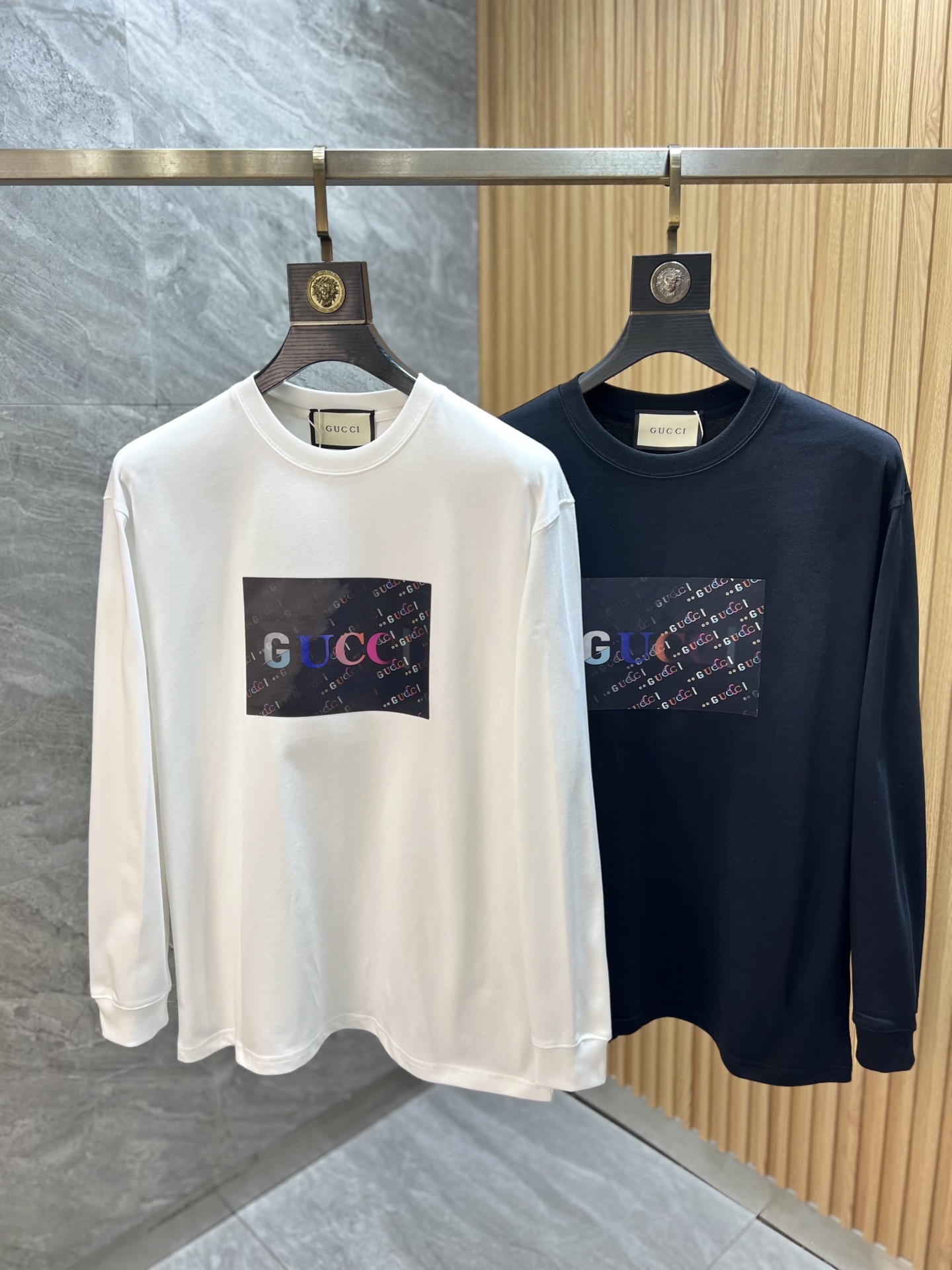 NO:644269,Gucci/Gucci 2025 autumn and winter new products, complete with three labels, gradient craftsmanship, round neck long-sleeved bottoming shirt, good products need no introduction, look at the details, counter size M-XXXL 175/140, recommended L,, gucci, alexander wang19860909Gucci/古奇 2025年秋冬新品上新 三标齐全 渐变工艺 圆领长袖打底衫 好货不用过多介绍 看细节 专柜码数M-XXXL 175/140建议L,,gucci,alexander wang,Men's clothing