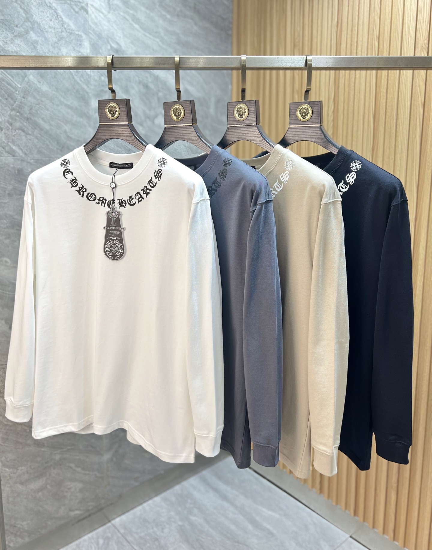 NO:597002,Ch/Chrome Hearts 2025 Autumn and Winter new products, complete with three labels, round neck long-sleeved bottoming shirt, good product, no need to introduce too much, look at the details, counter size S-XL 175/140, recommended M,, chrome hearts, alexander wang19860909Ch/克罗心 2025年秋冬新品上新 三标齐全 圆领长袖打底衫 好货不用过多介绍 看细节 专柜码数S-XL 175/140建议M,,chrome hearts,alexander wang,Men's clothing