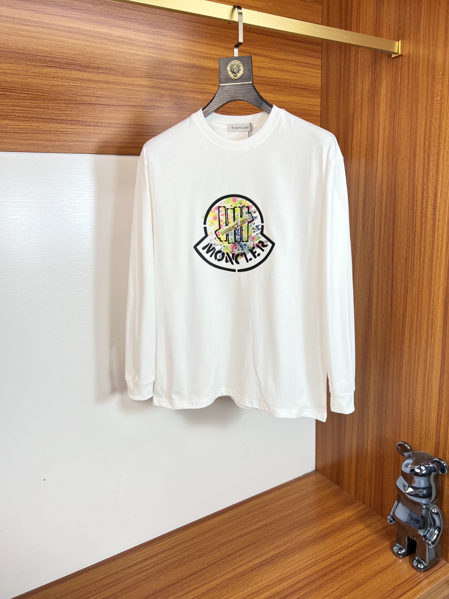 NO:598095,Moncler/Mongolian 2025 autumn and winter new products, complete with three labels, round neck long-sleeved bottoming shirt, good product, no need to introduce too much, look at the details, counter size M-XXXL /140, recommended L,, Moncler, alexander wang19860909Moncler/蒙口 2025年秋冬新品上新 三标齐全 圆领长袖打底衫 好货不用过多介绍 看细节 专柜码数M-XXXL /140建议L,,Moncler,alexander wang,Men's clothing