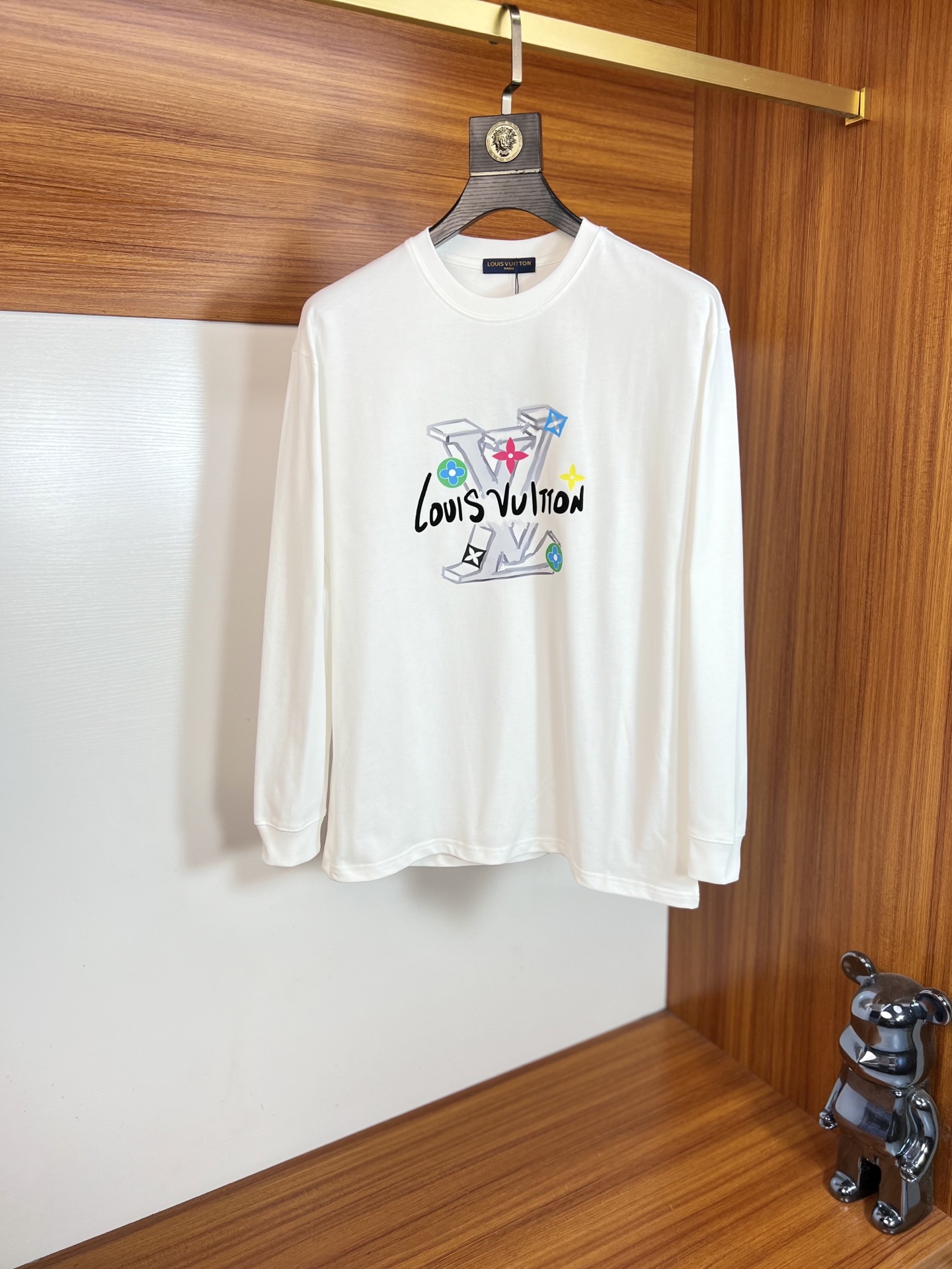 NO:598112,LV/Louis Vuitton 2025 autumn and winter new products, complete with three labels, round neck long-sleeved bottoming shirt, good product without too much introduction, look at the details, counter size M-XXXL /140 recommended L,, louis vuitton, louis vuitton, alexander wang19860909LV/路易威登 2025年秋冬新品上新 三标齐全 圆领长袖打底衫 好货不用过多介绍 看细节 专柜码数M-XXXL /140建议L,,louis vuitton,louis vuitton,alexander wang,Men's clothing